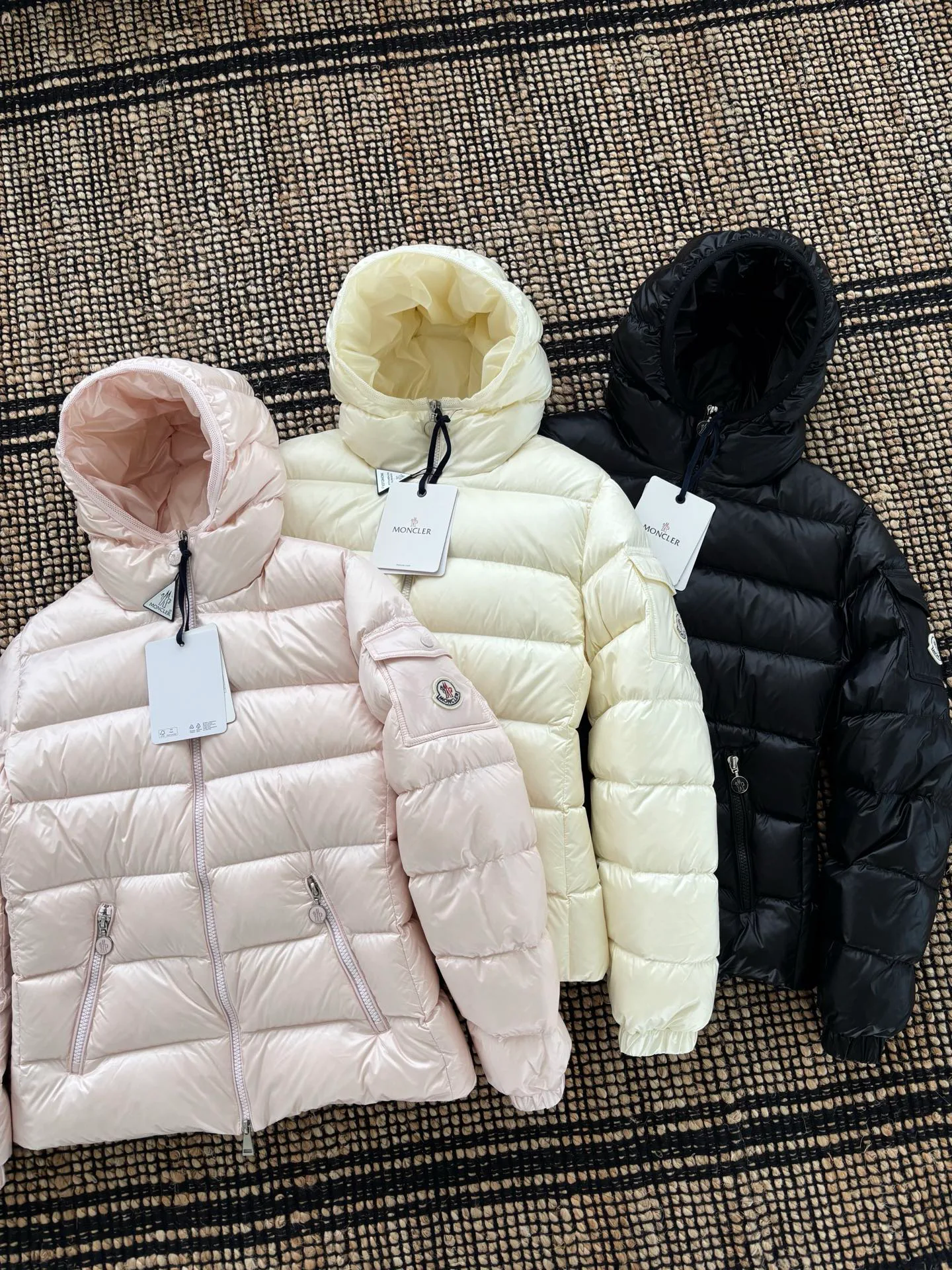 Куртки И Пуховики Женские Moncler 19103599