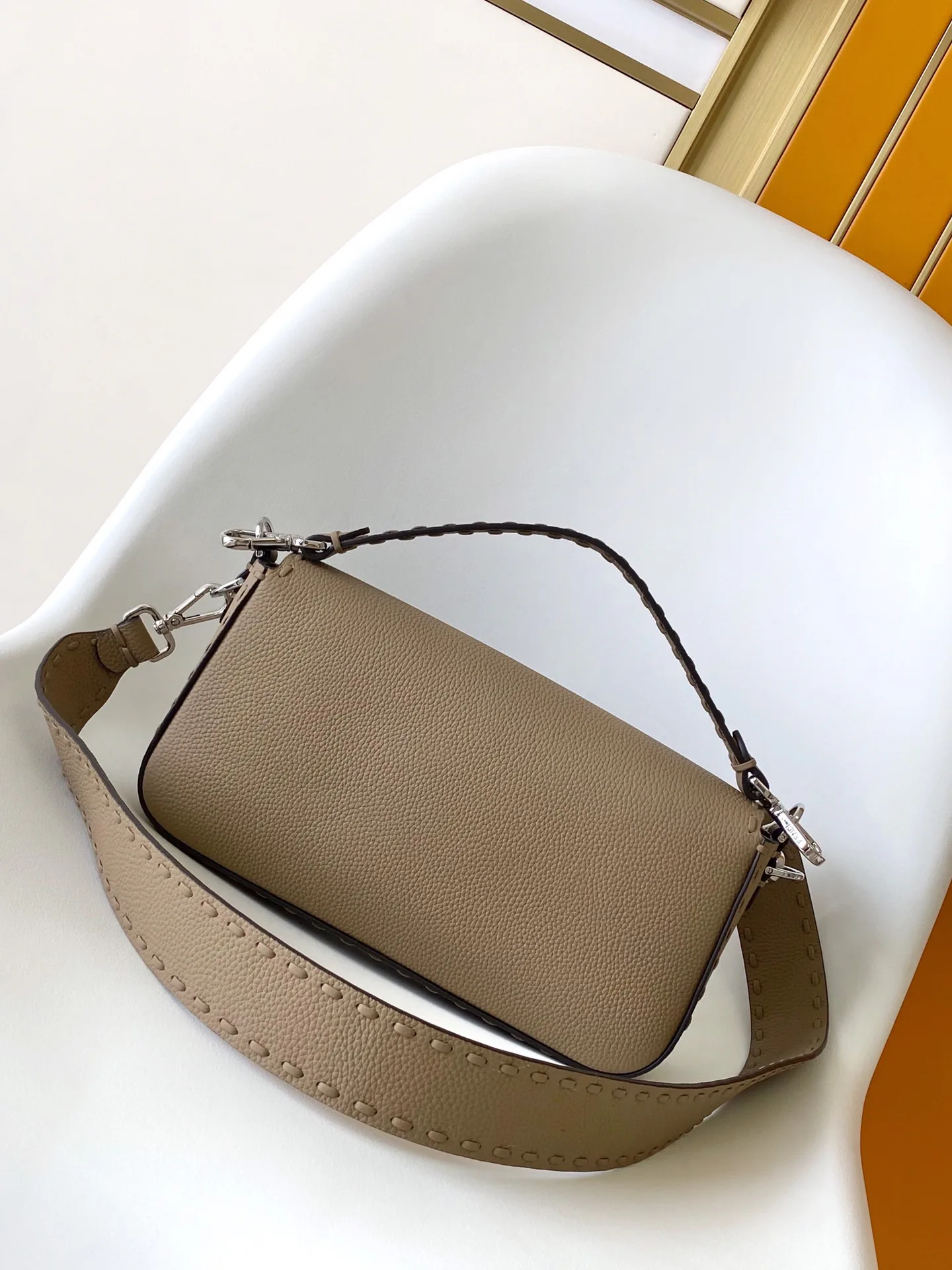 Классические Сумки Женские Fendi 12718239