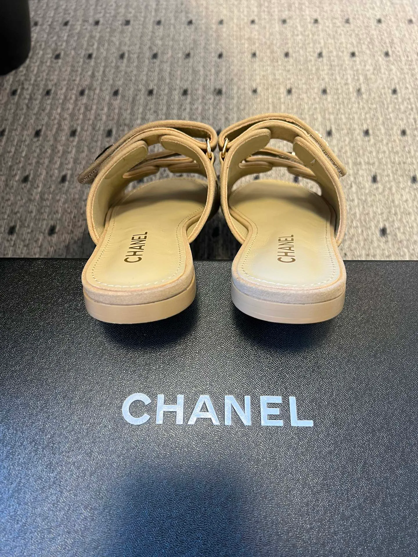 Шлепанцы Женские Chanel 9845448