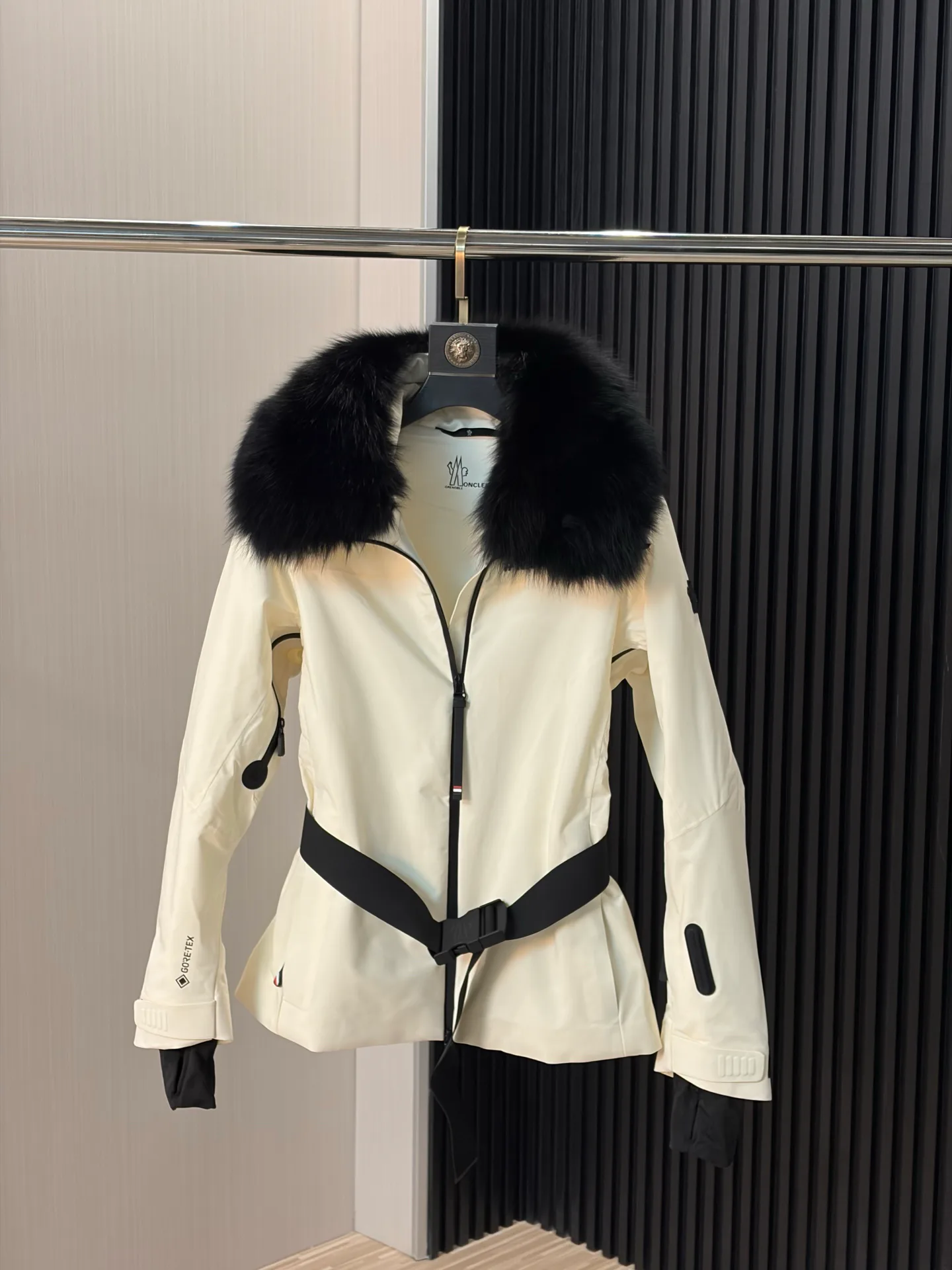 Куртки И Пуховики Женские Moncler 18758222