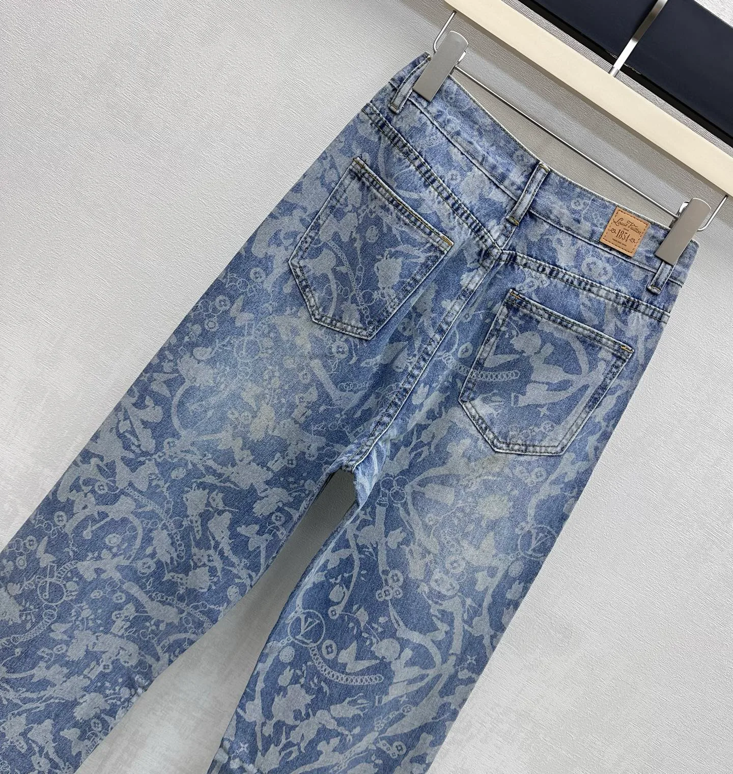 Джинсы Женские Louis Vuitton 11682761
