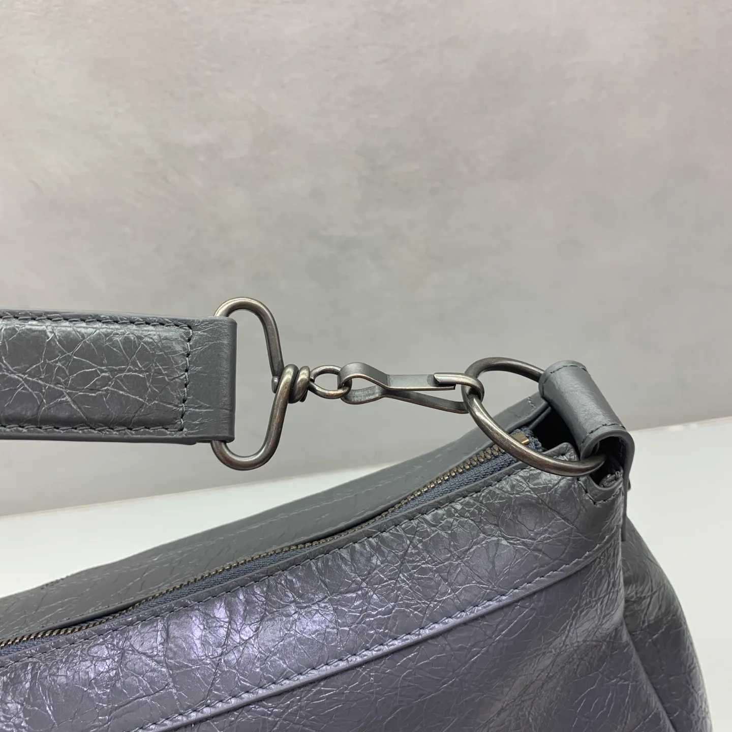 Сумки На Ремне Женские Balenciaga 17419151