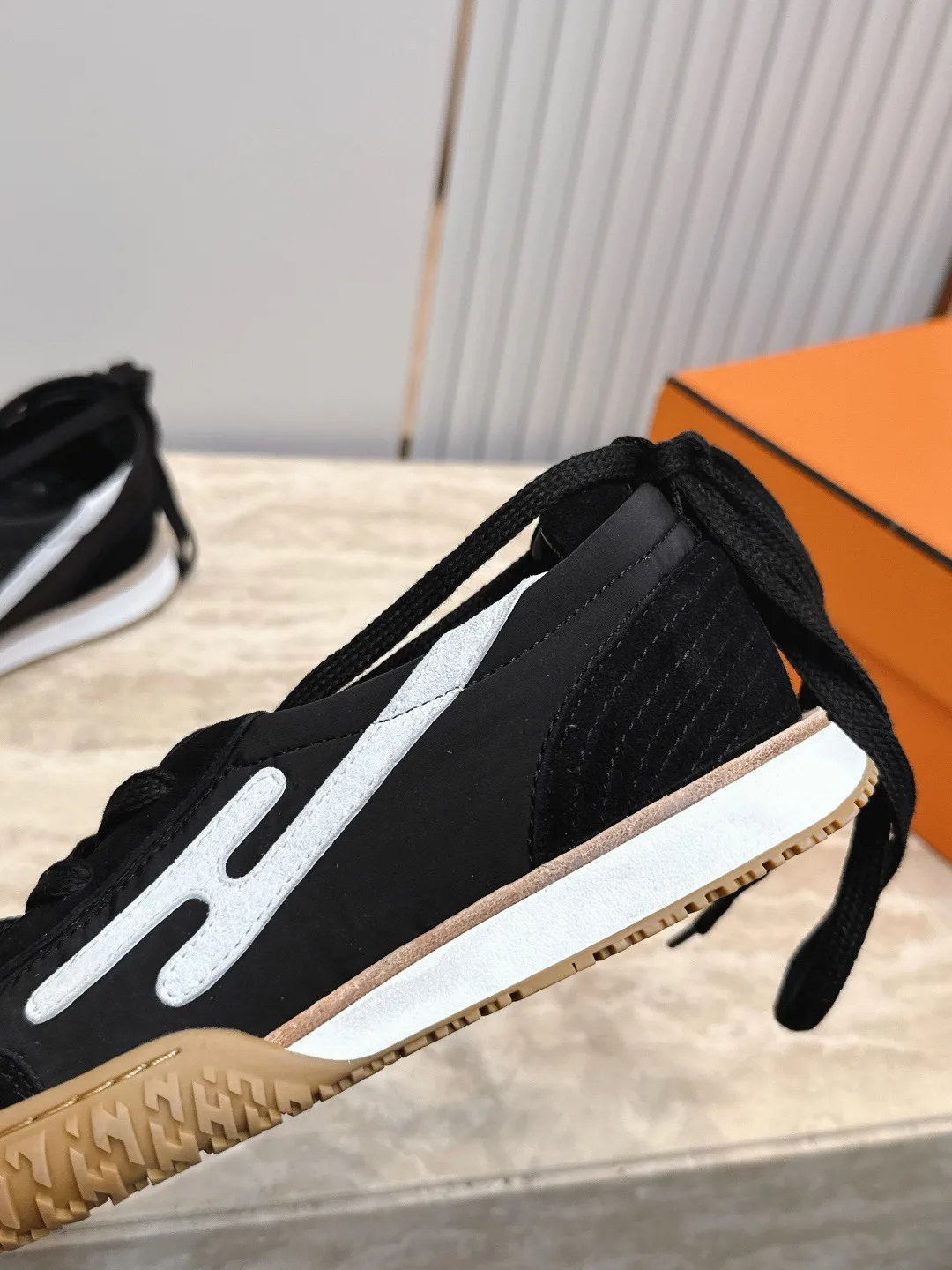 Кроссовки Женские Hermes 17490972