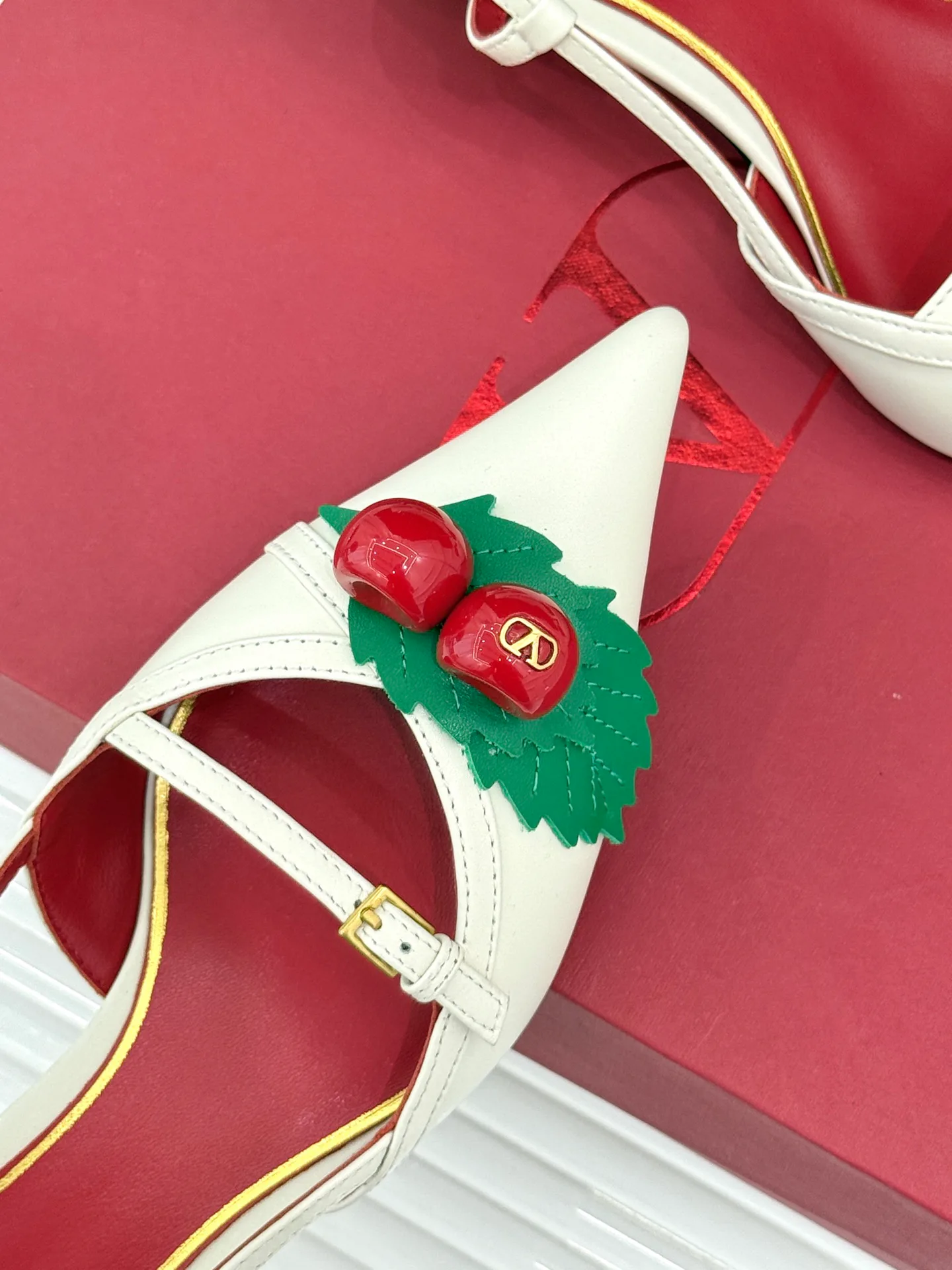 Босоножки Женские Valentino 16986236
