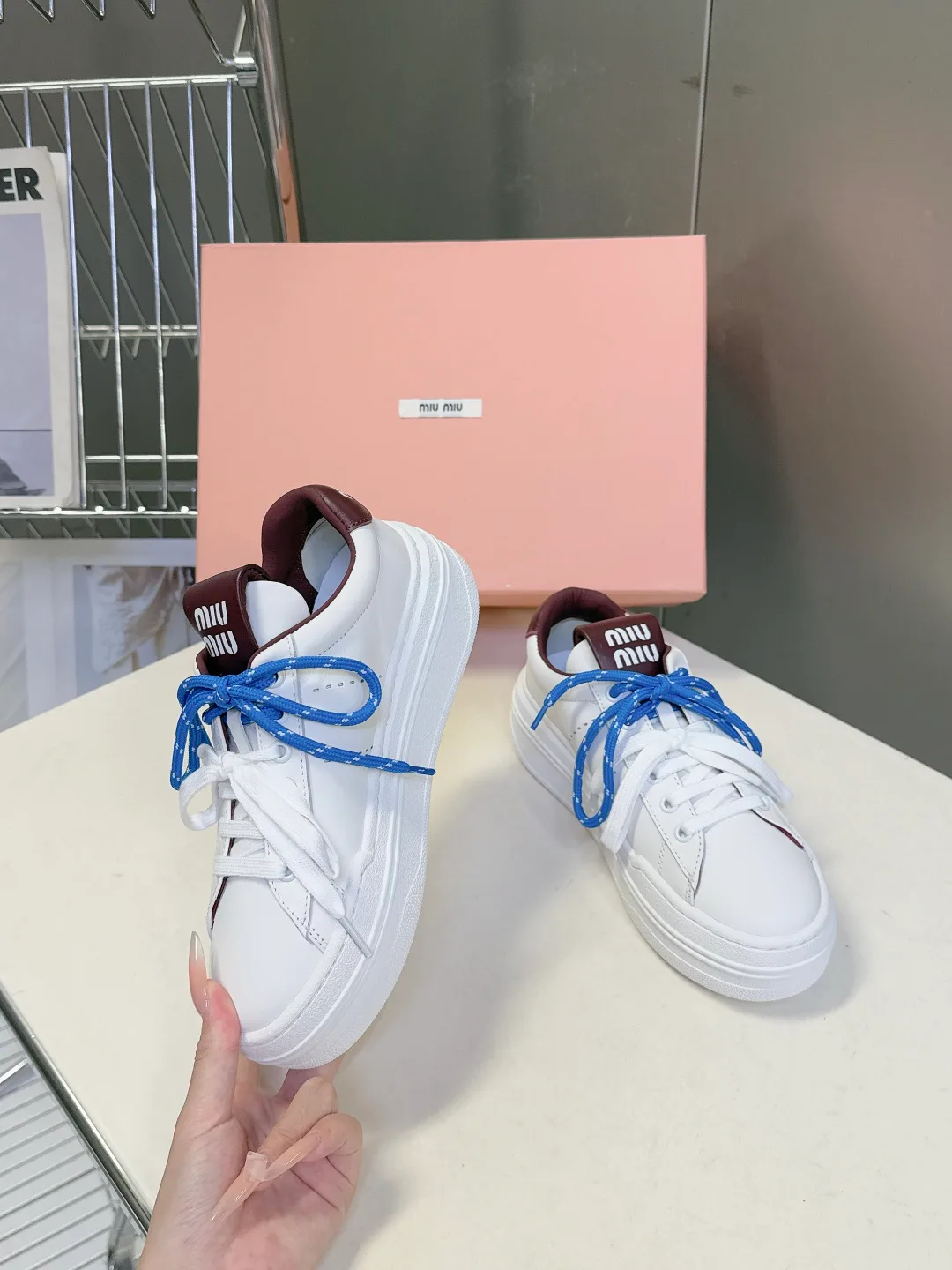 Кроссовки Женские Miu Miu 17589315