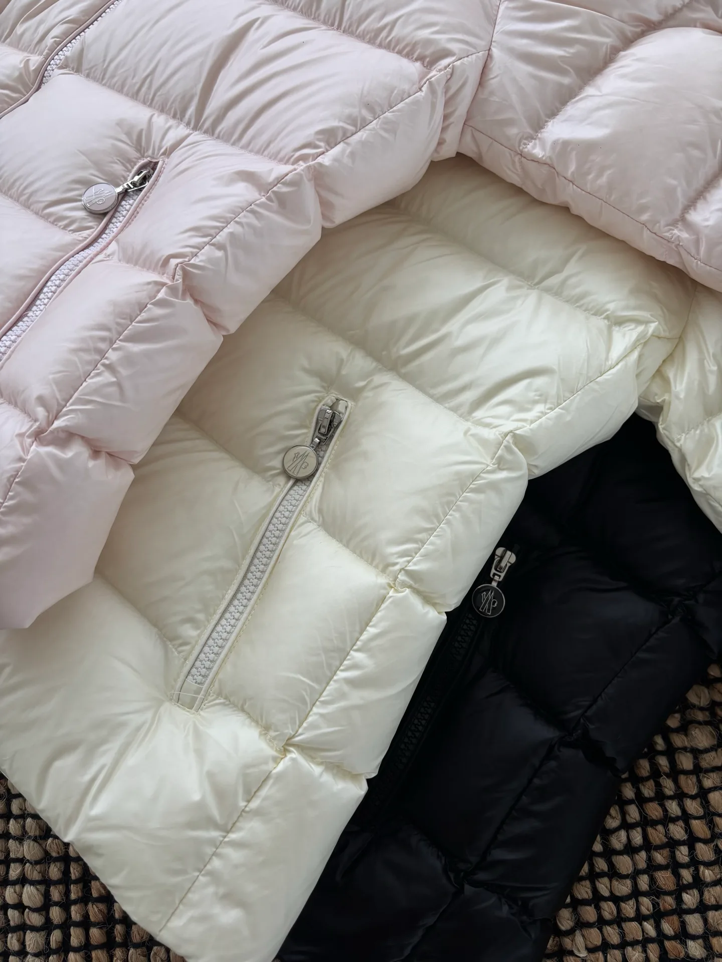 Куртки И Пуховики Женские Moncler 19103599