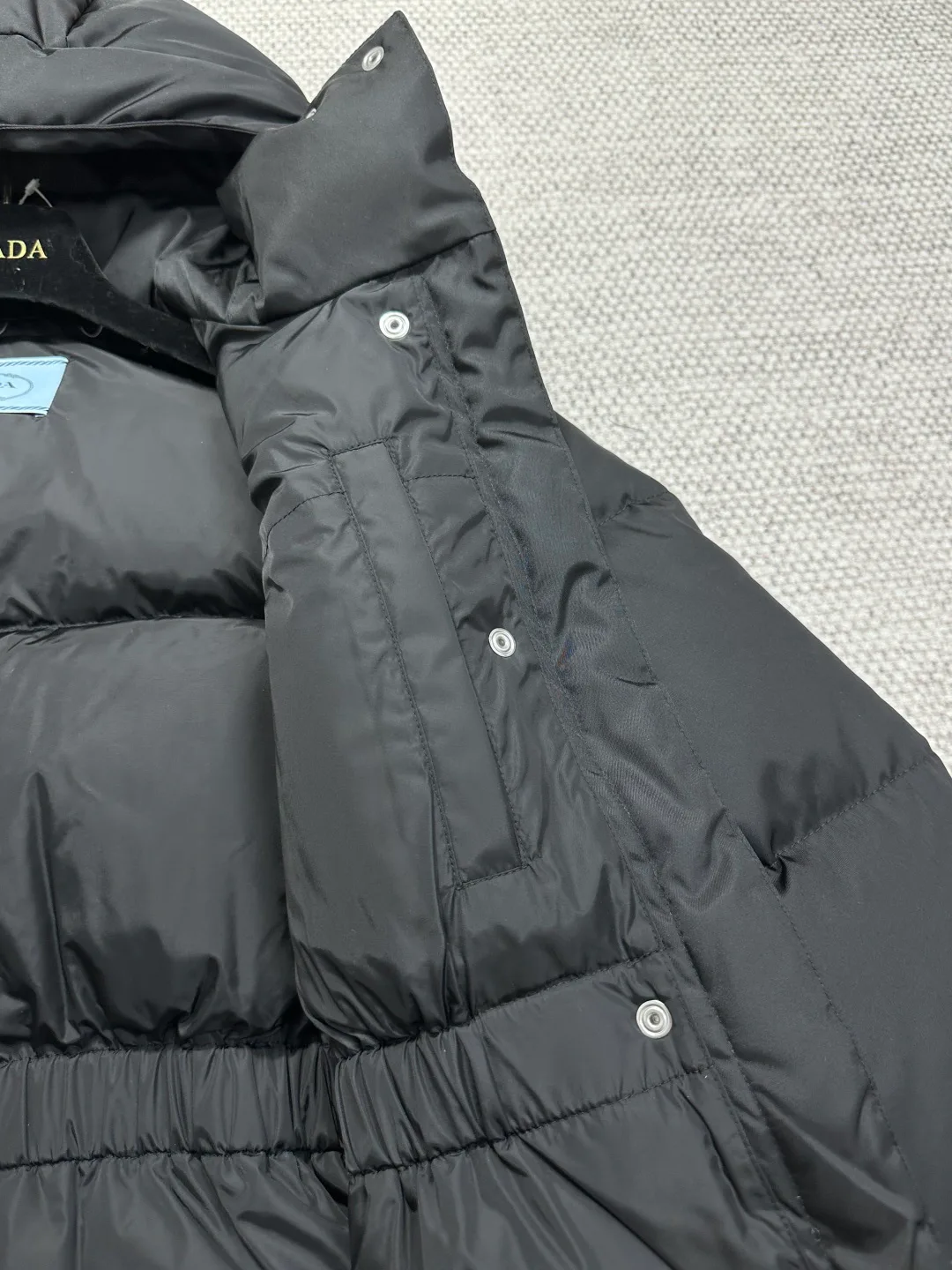 Куртки И Пуховики Женские Prada 18538731