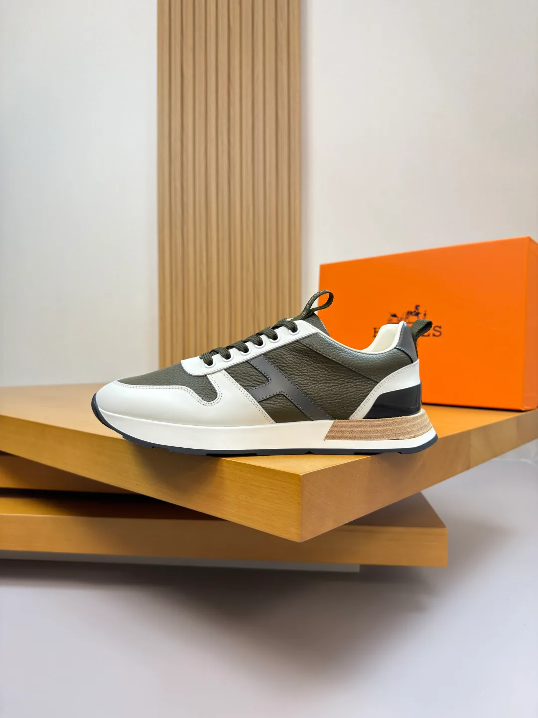 Кроссовки Женские Hermes 3949343