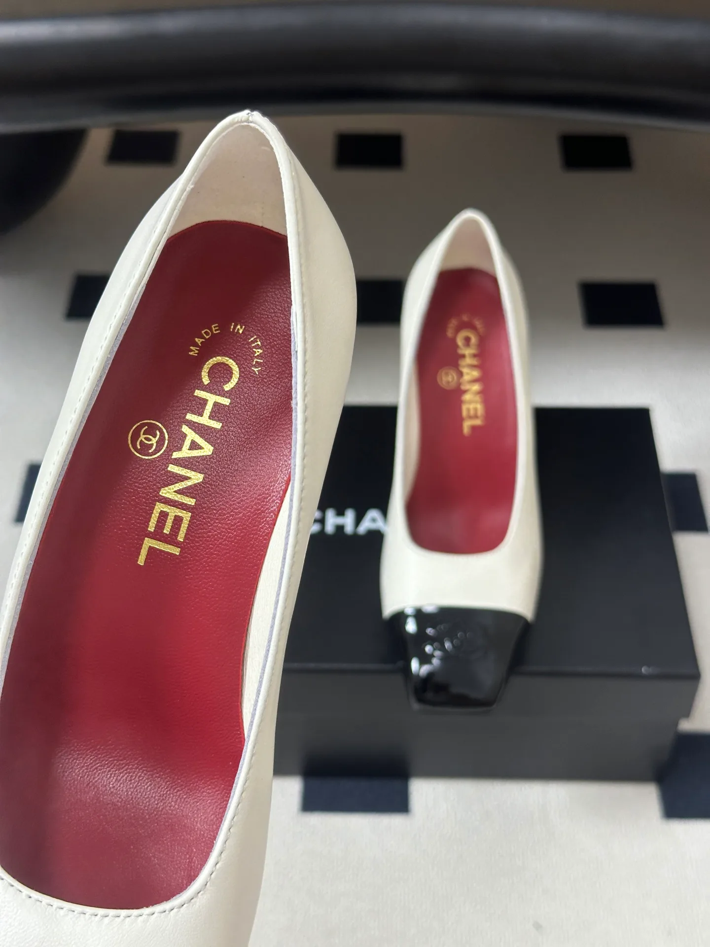 Туфли Женские Chanel 18049719