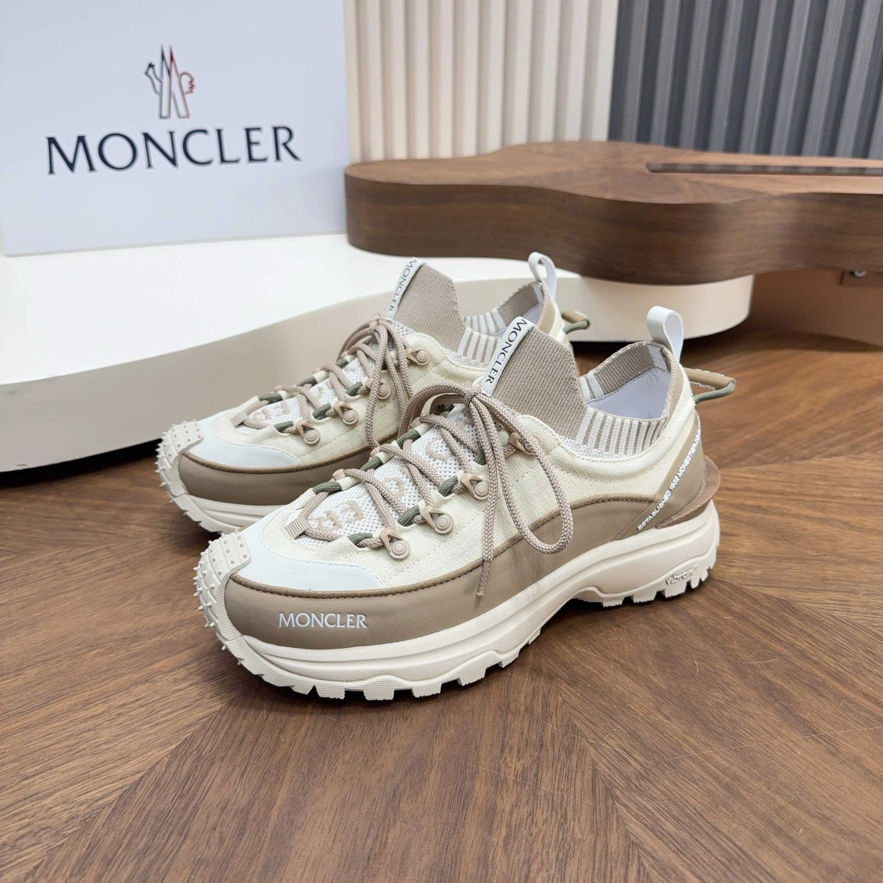 Кроссовки Женские Moncler 18116735