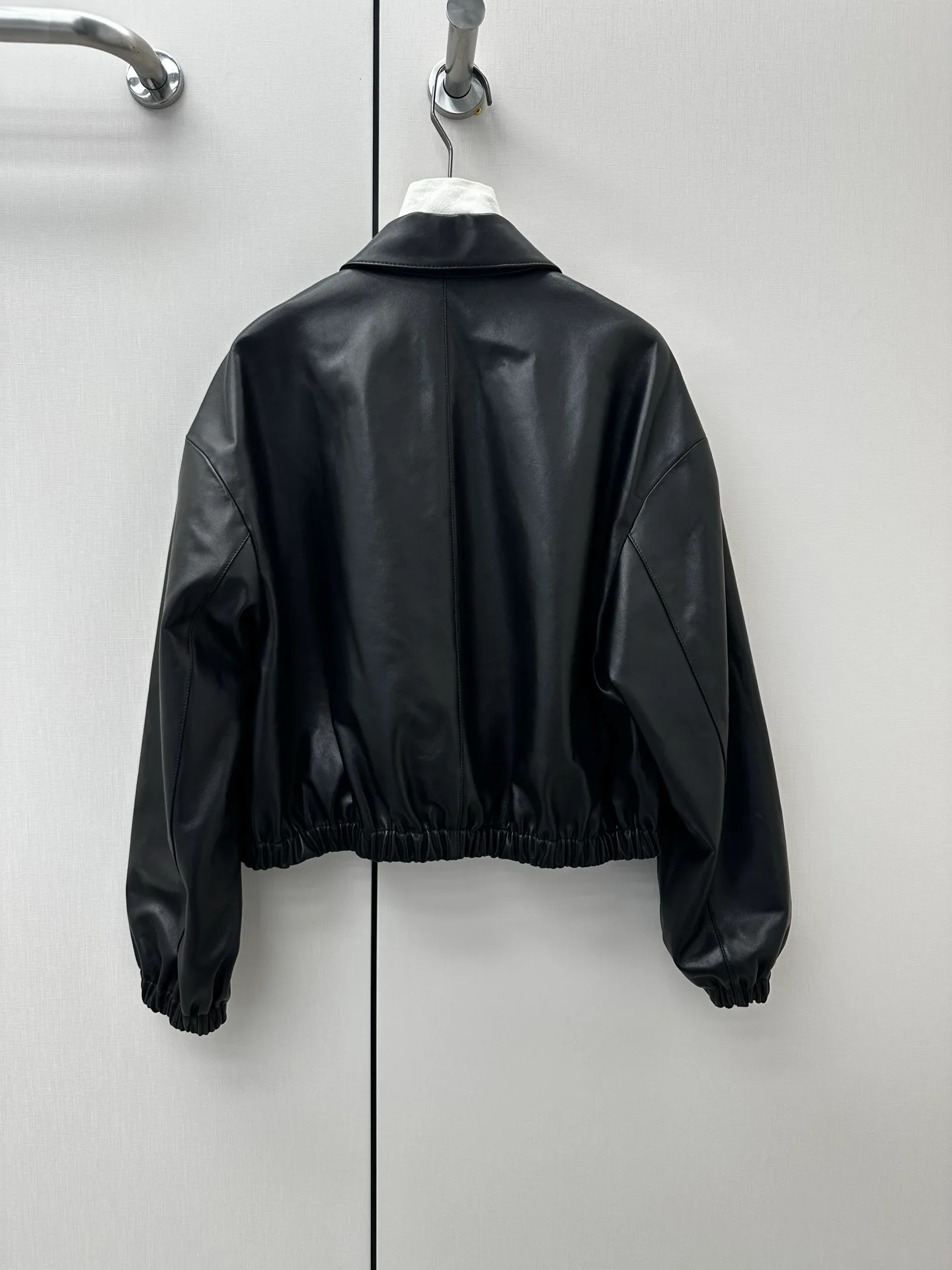 Кожаные Куртки И Дублёнки Женские Prada 16984556