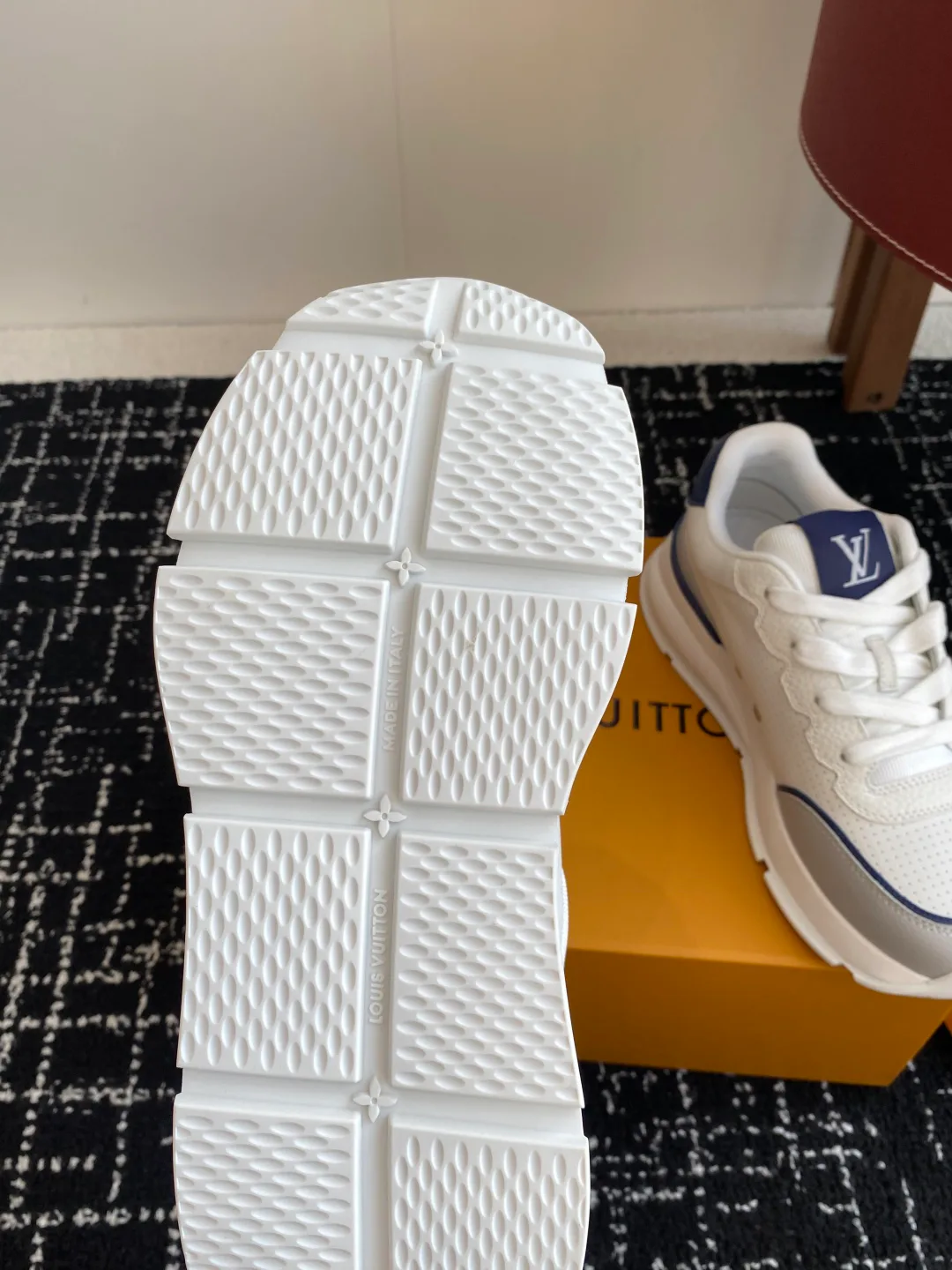 Кроссовки Мужские Louis Vuitton 28552