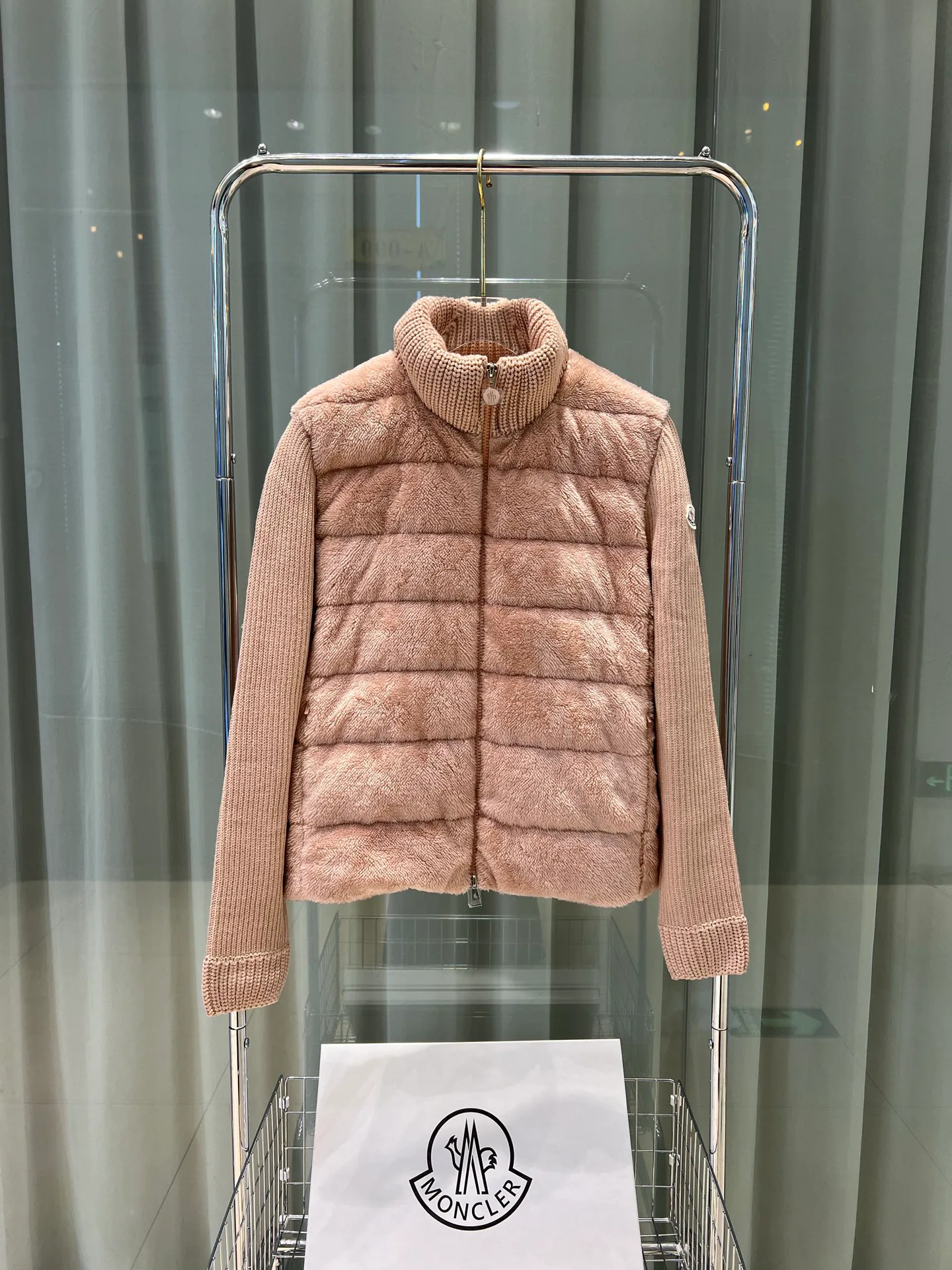 Куртки И Пуховики Женские Moncler 1223213