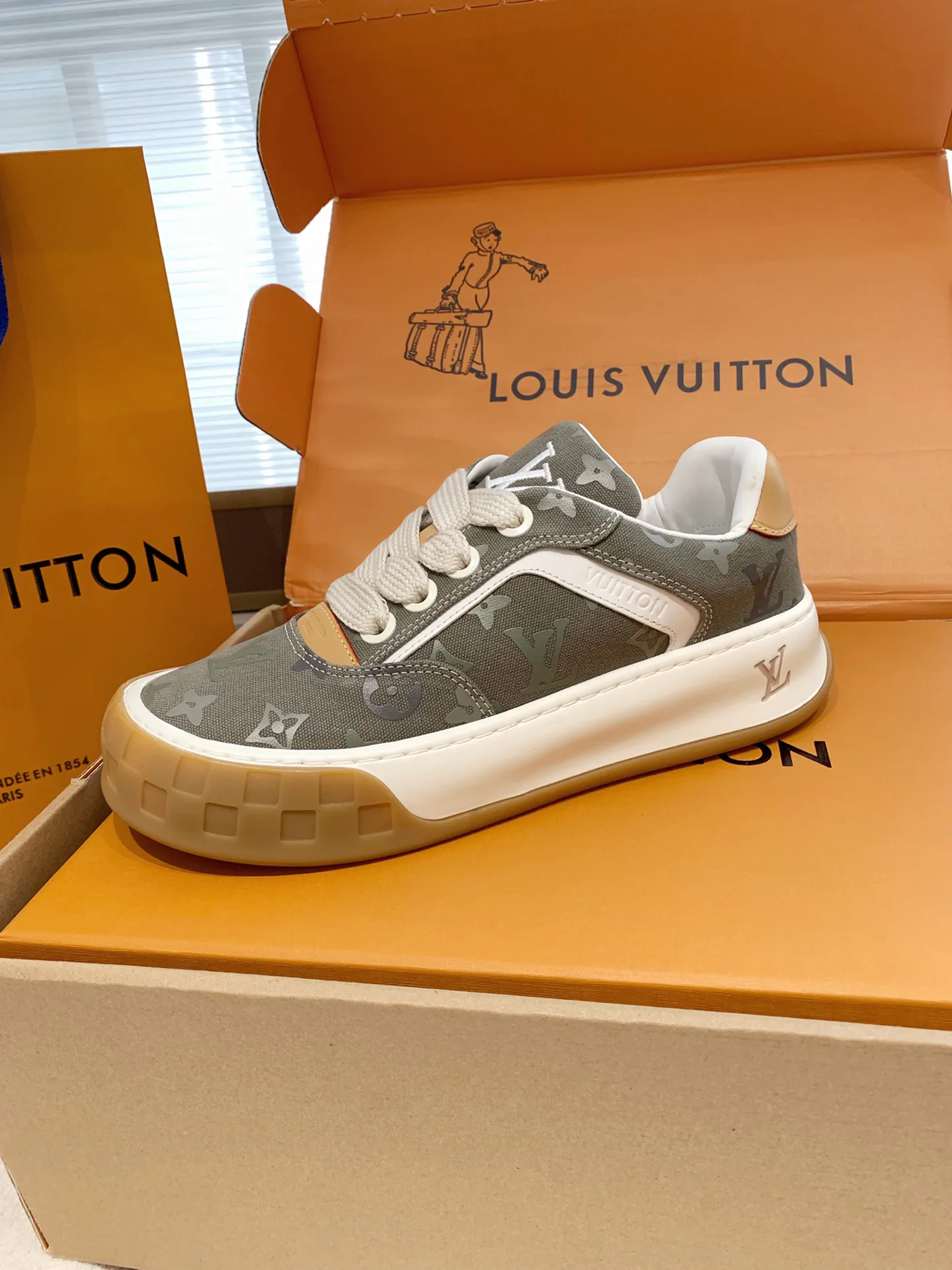 Кеды Женские Louis Vuitton 13183742