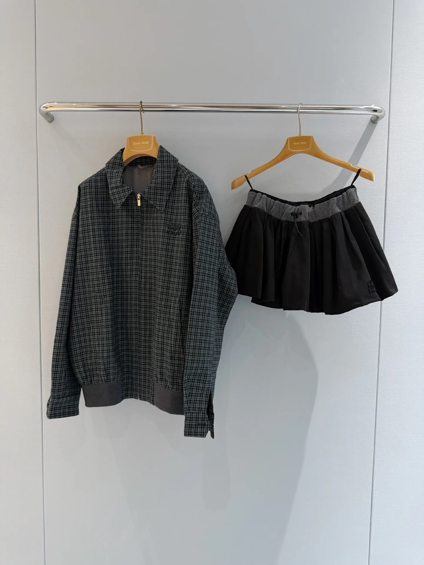 Куртки И Пуховики Женские Miu Miu 18689498