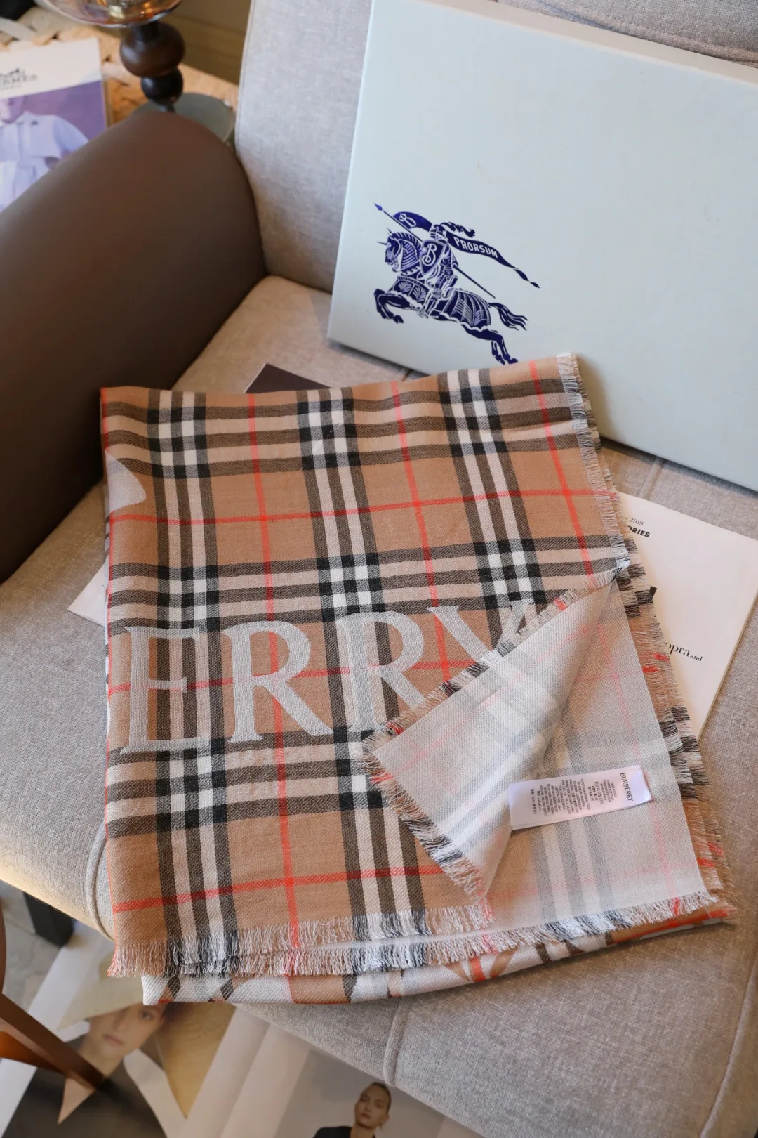 Шарфы Burberry 18618616