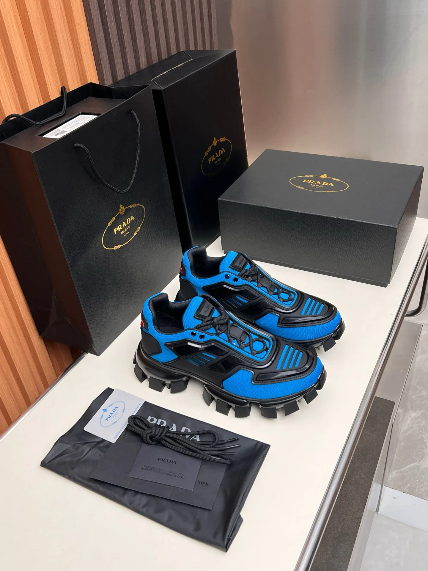 Кроссовки Женские Prada 17955141