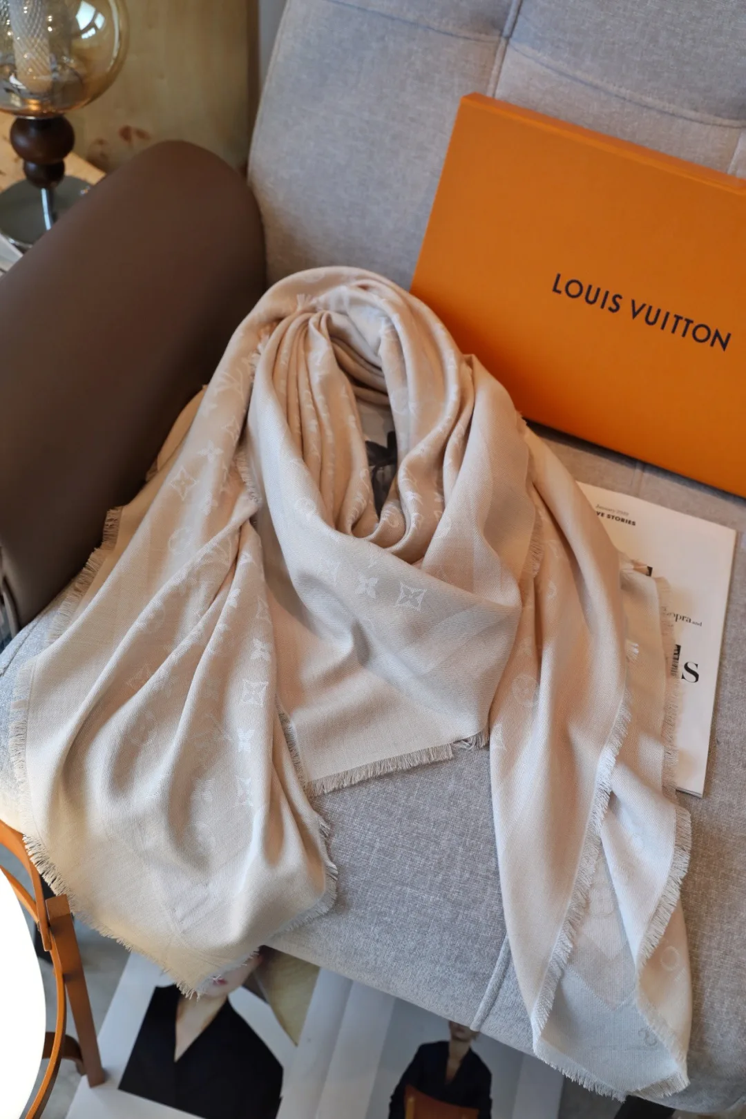 Шарфы Louis Vuitton 18618580