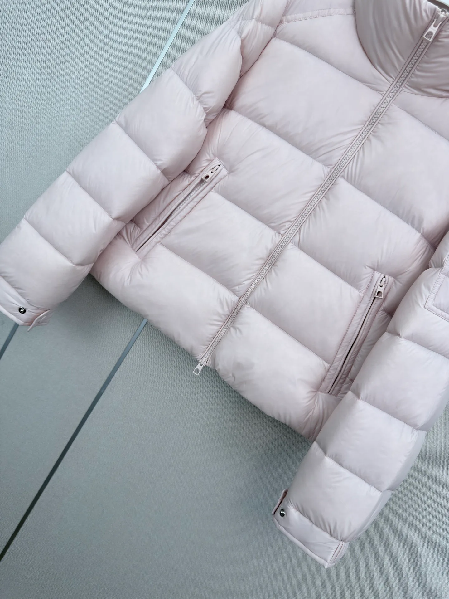 Куртки И Пуховики Женские Moncler 18439409