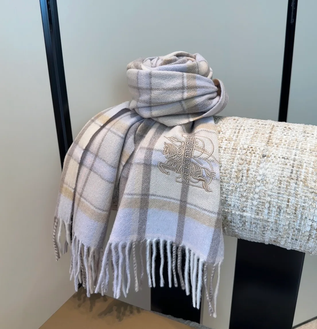 Шарфы Burberry 1036457