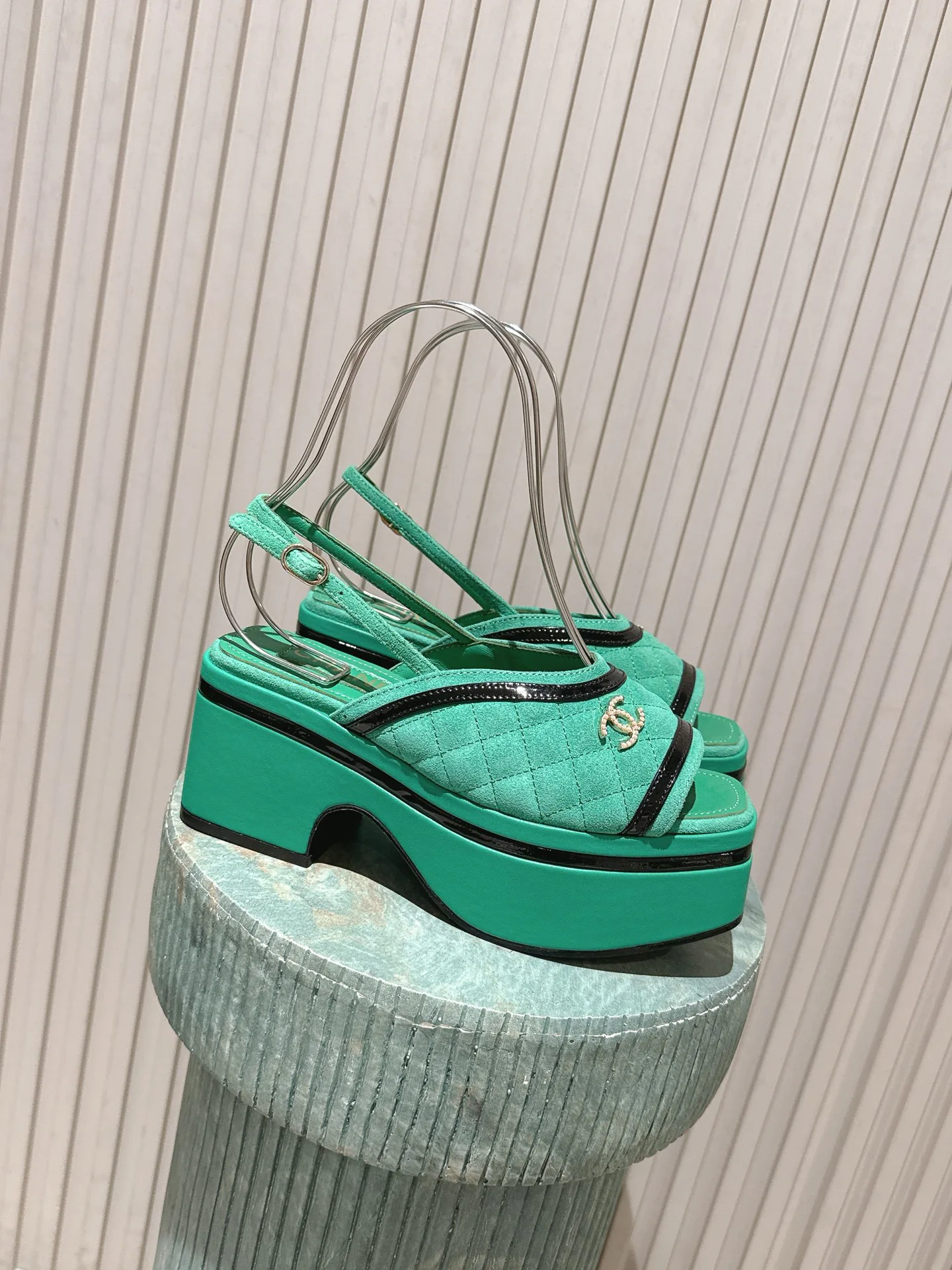 Босоножки Женские Chanel 18142644