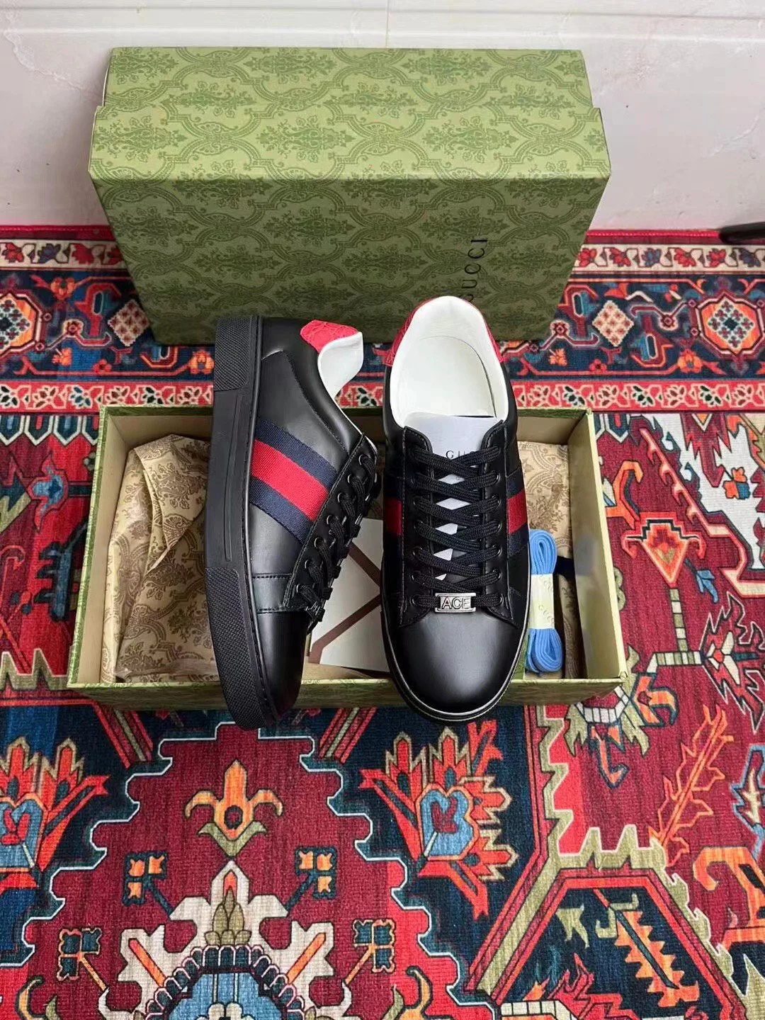 Кроссовки Женские Gucci 19081346