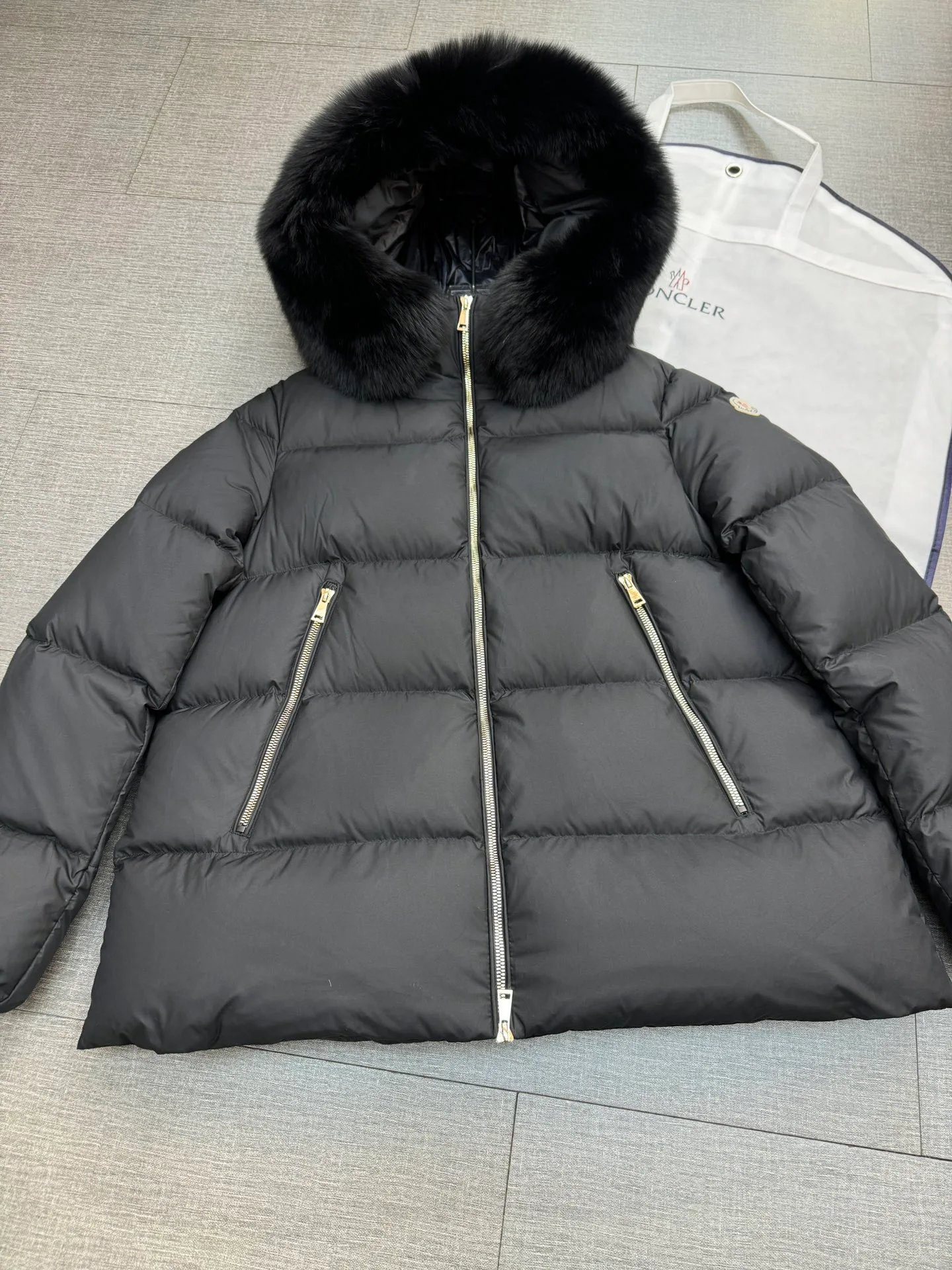 Куртки И Пуховики Женские Moncler 18130015