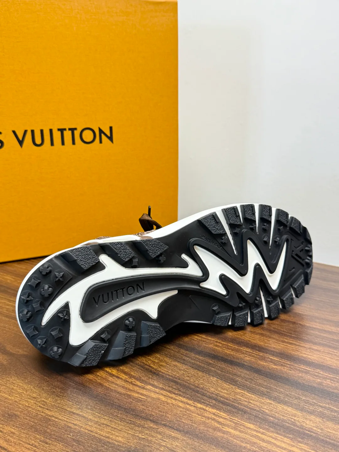 Кроссовки Мужские Louis Vuitton 19110489