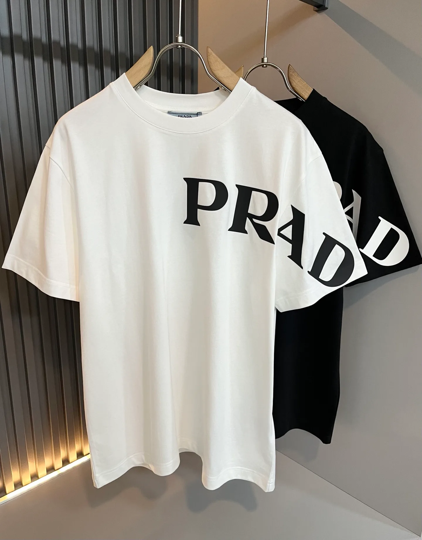 Футболки Женские Prada 11361203