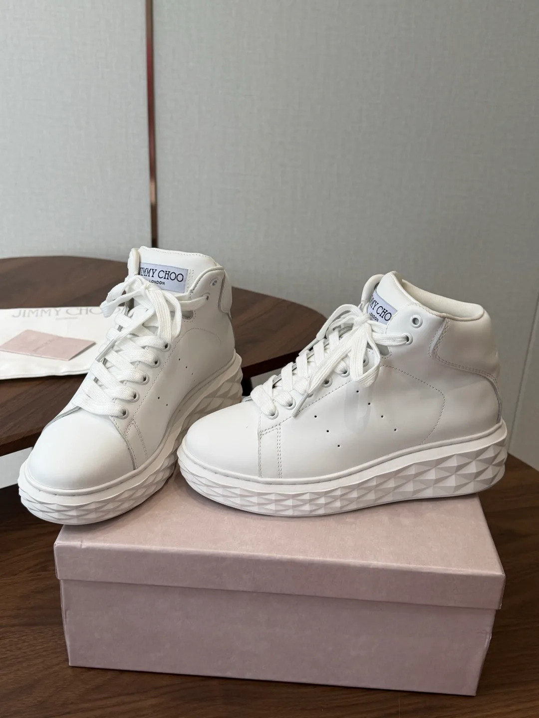 Кроссовки Женские Jimmy Choo 18182829