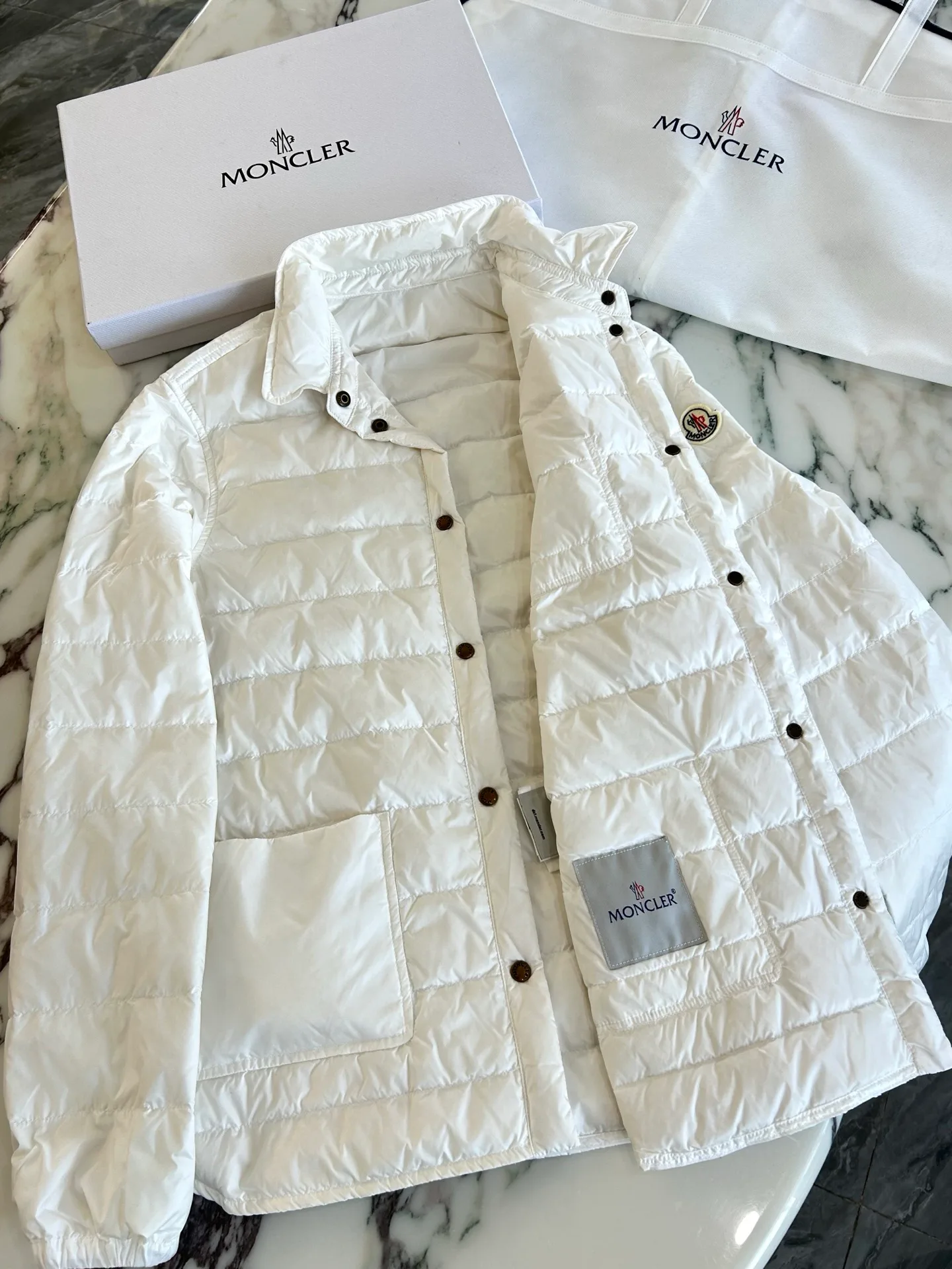 Куртки И Пуховики Мужские Moncler 18231324