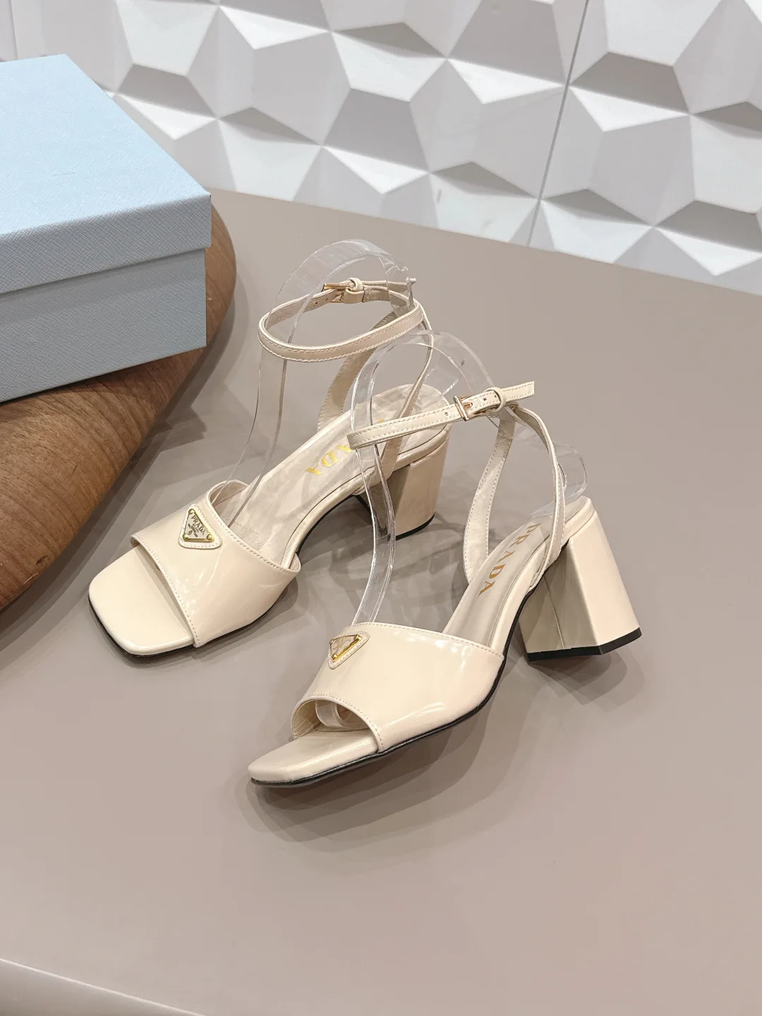 Босоножки Женские Prada 11014312