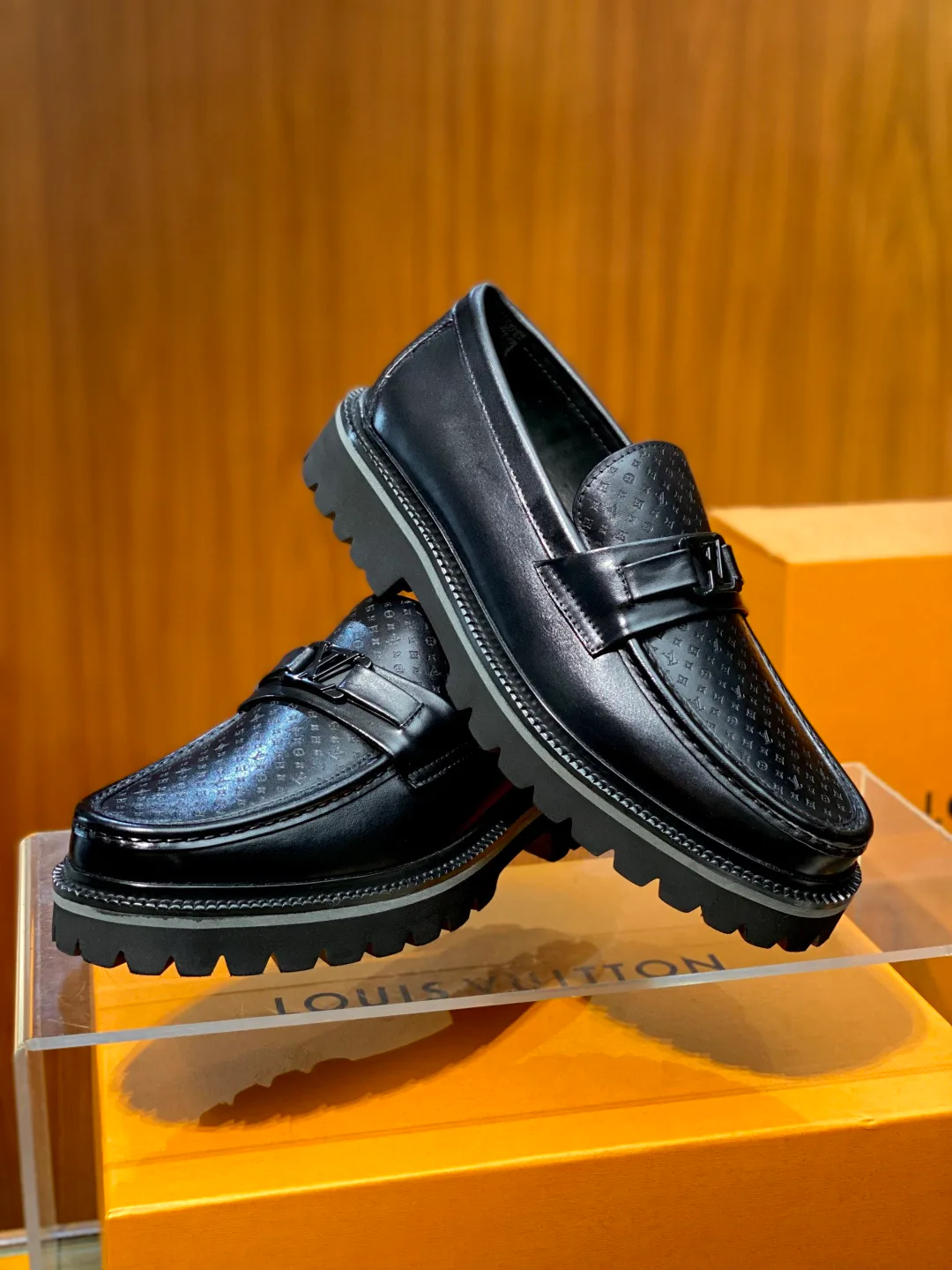 Лоферы И Туфли Мужские Louis Vuitton 18158653