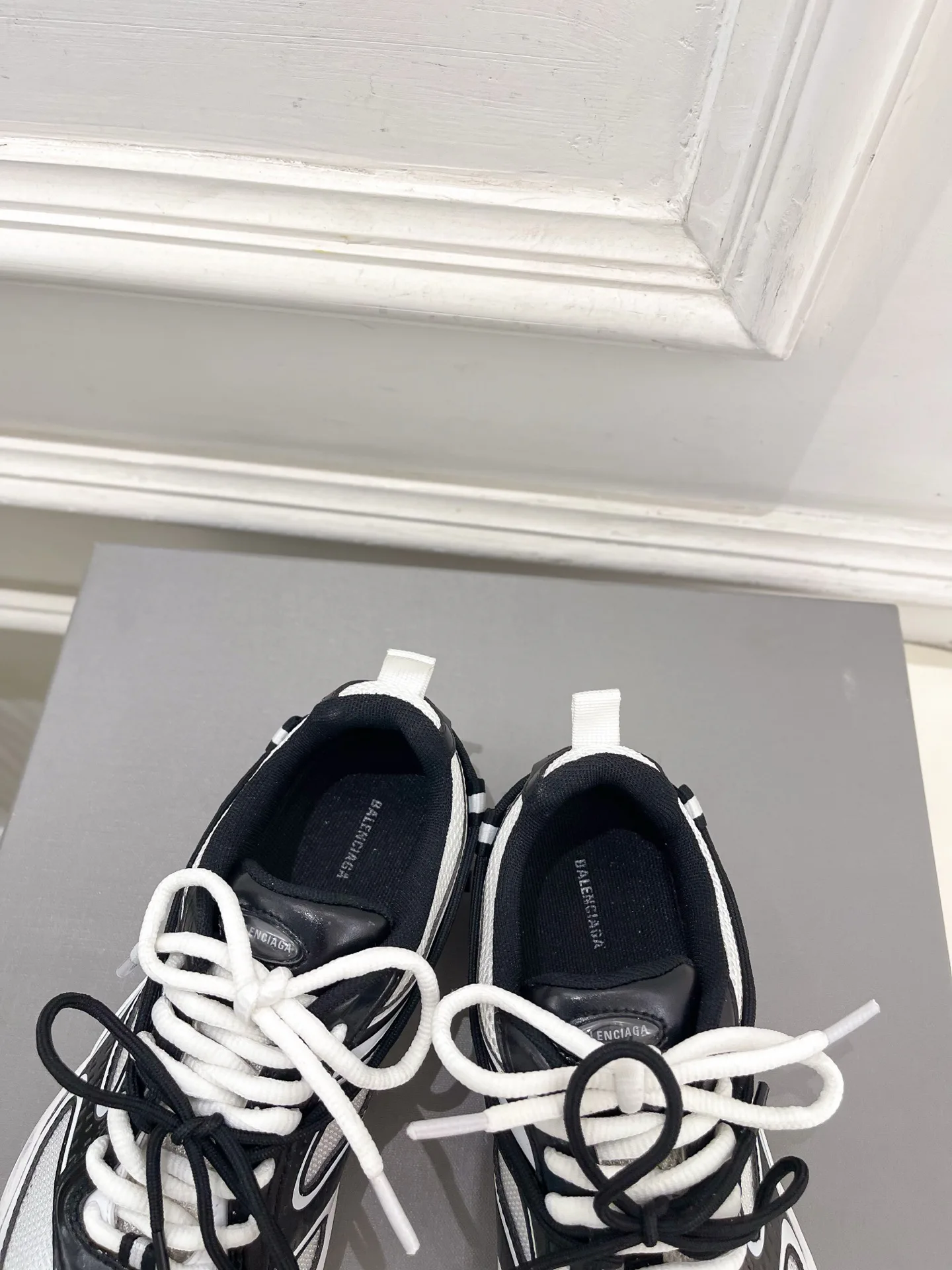 Кроссовки Женские Balenciaga 13340929