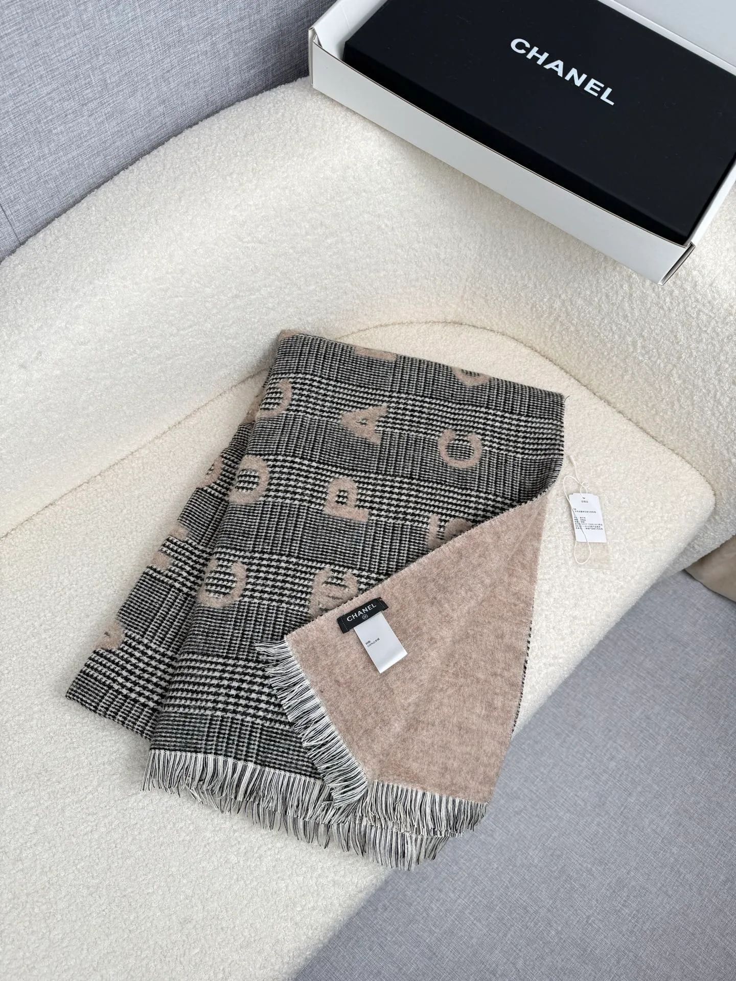 Шарфы Chanel 18141360
