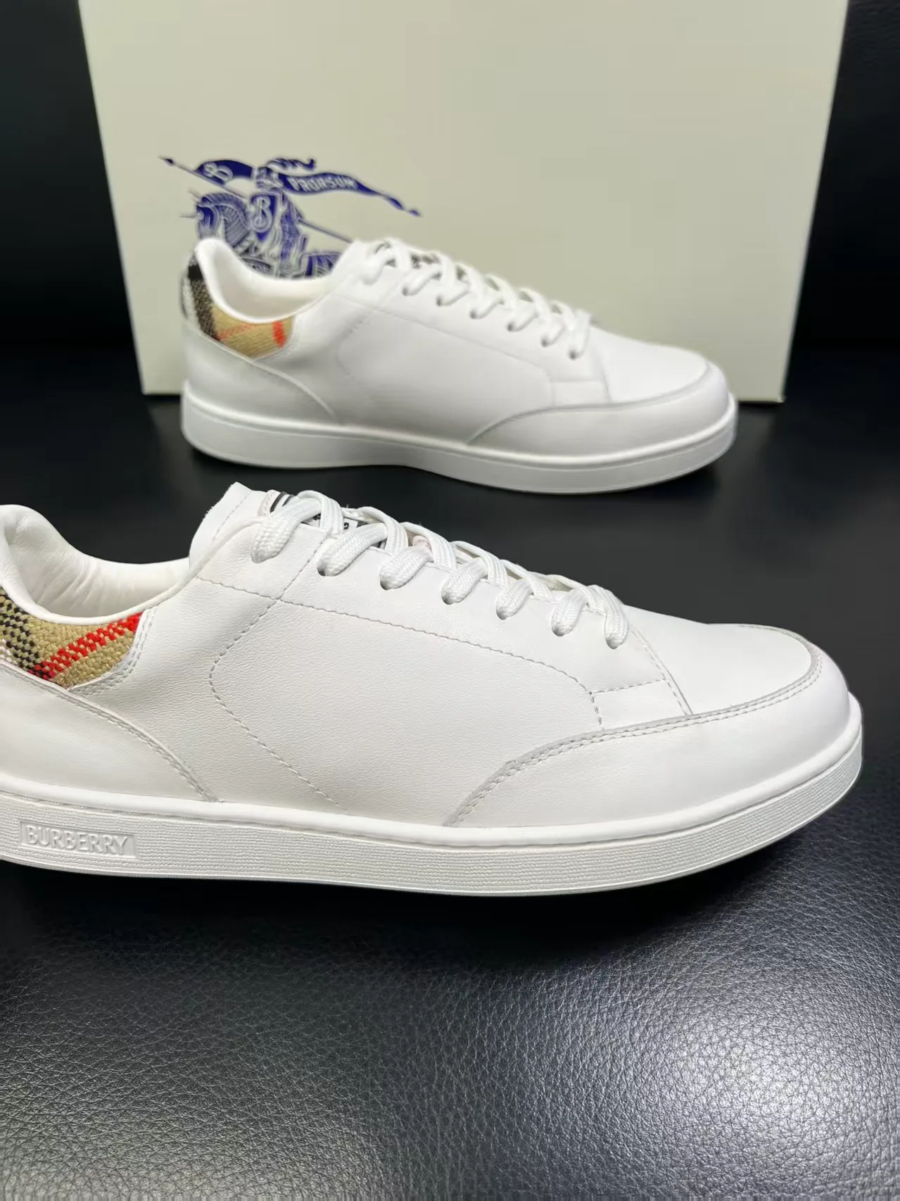 Кроссовки Мужские Burberry 14378021