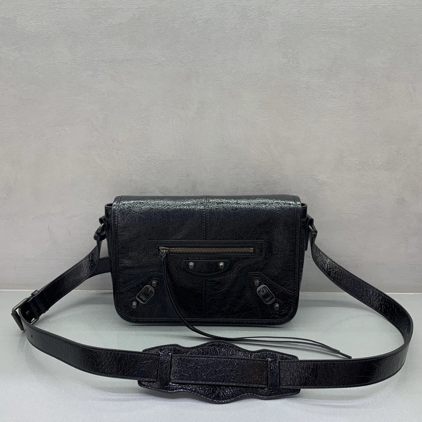 Сумки На Ремне Женские Balenciaga 18205669