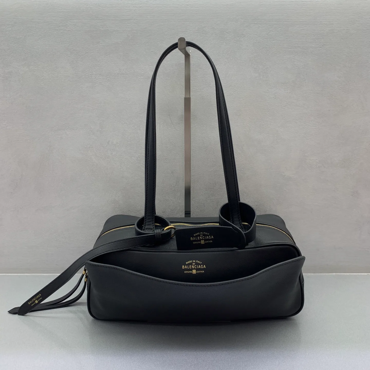 Классические Сумки Женские Balenciaga 18136625
