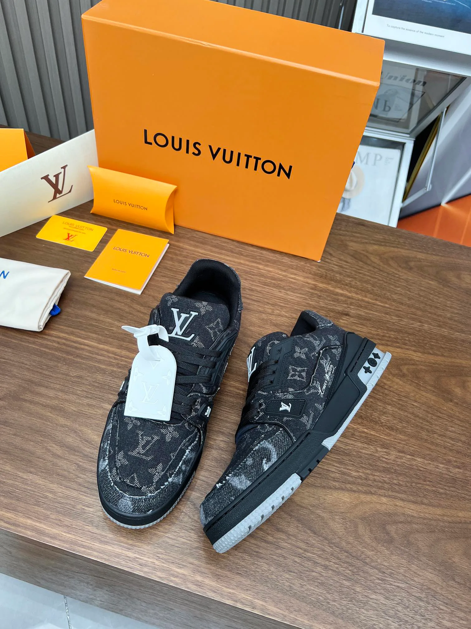 Кроссовки Женские Louis Vuitton 311401