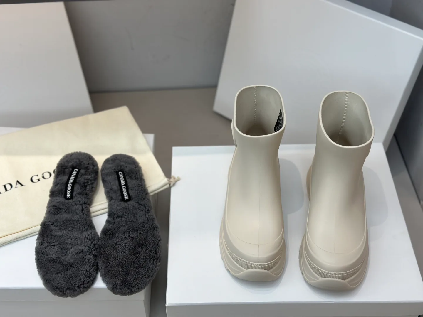 Сапоги Женские Canada Goose 11204350