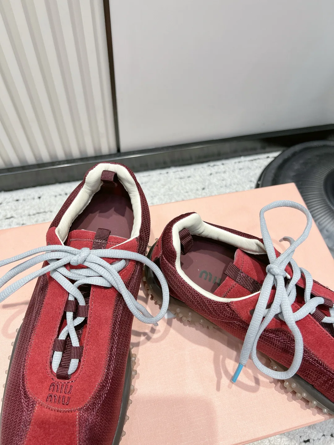 Кроссовки Женские Miu Miu 17578023