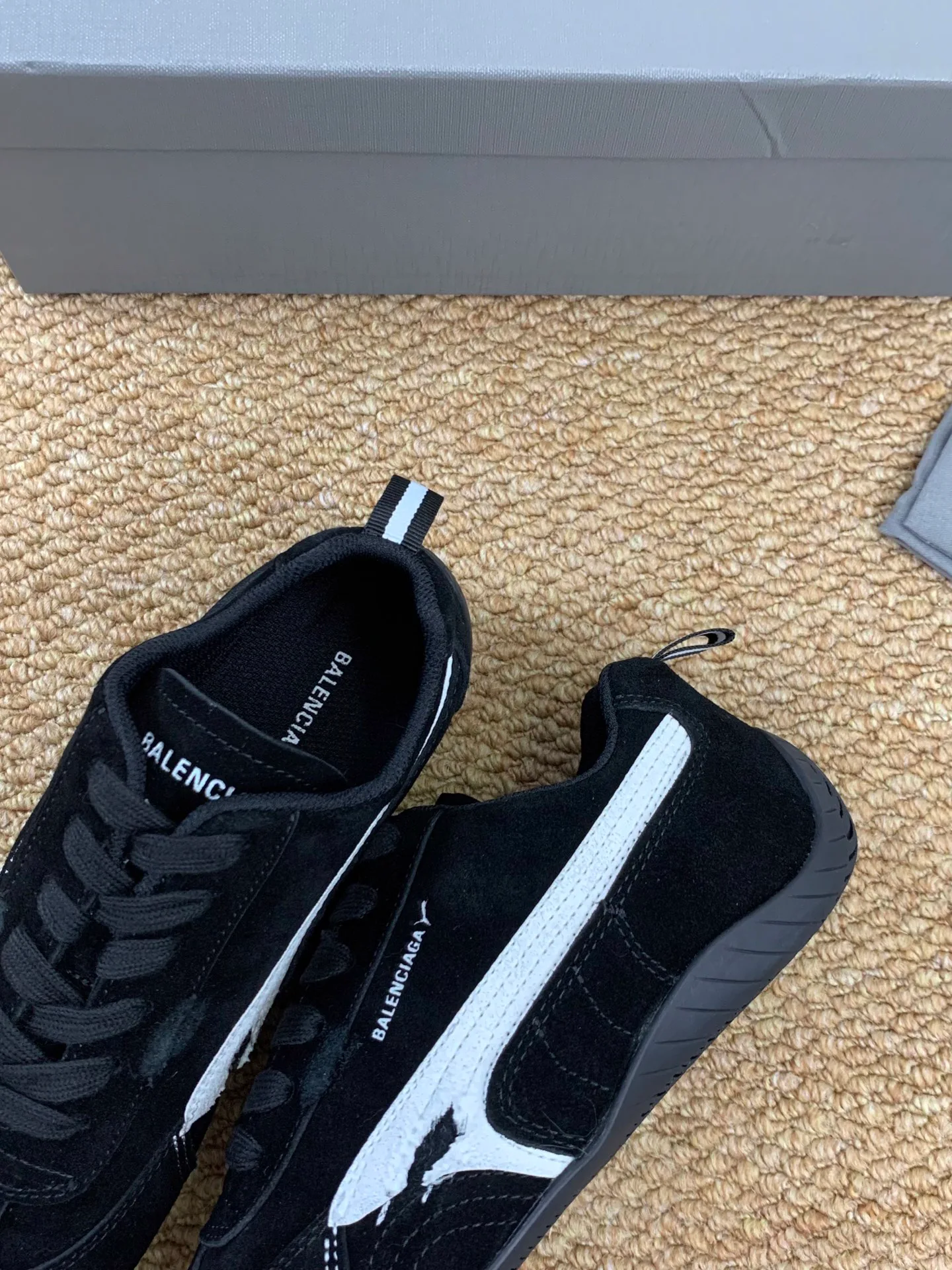 Кроссовки Женские Balenciaga 17545262