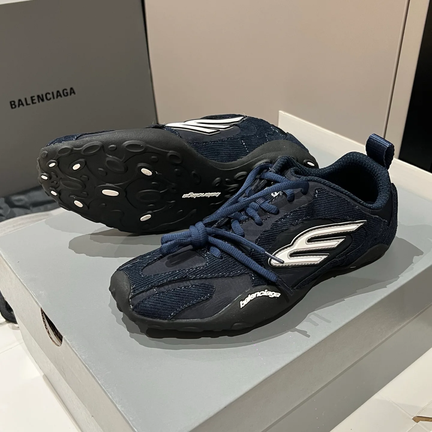 Кроссовки Женские Balenciaga 12948700