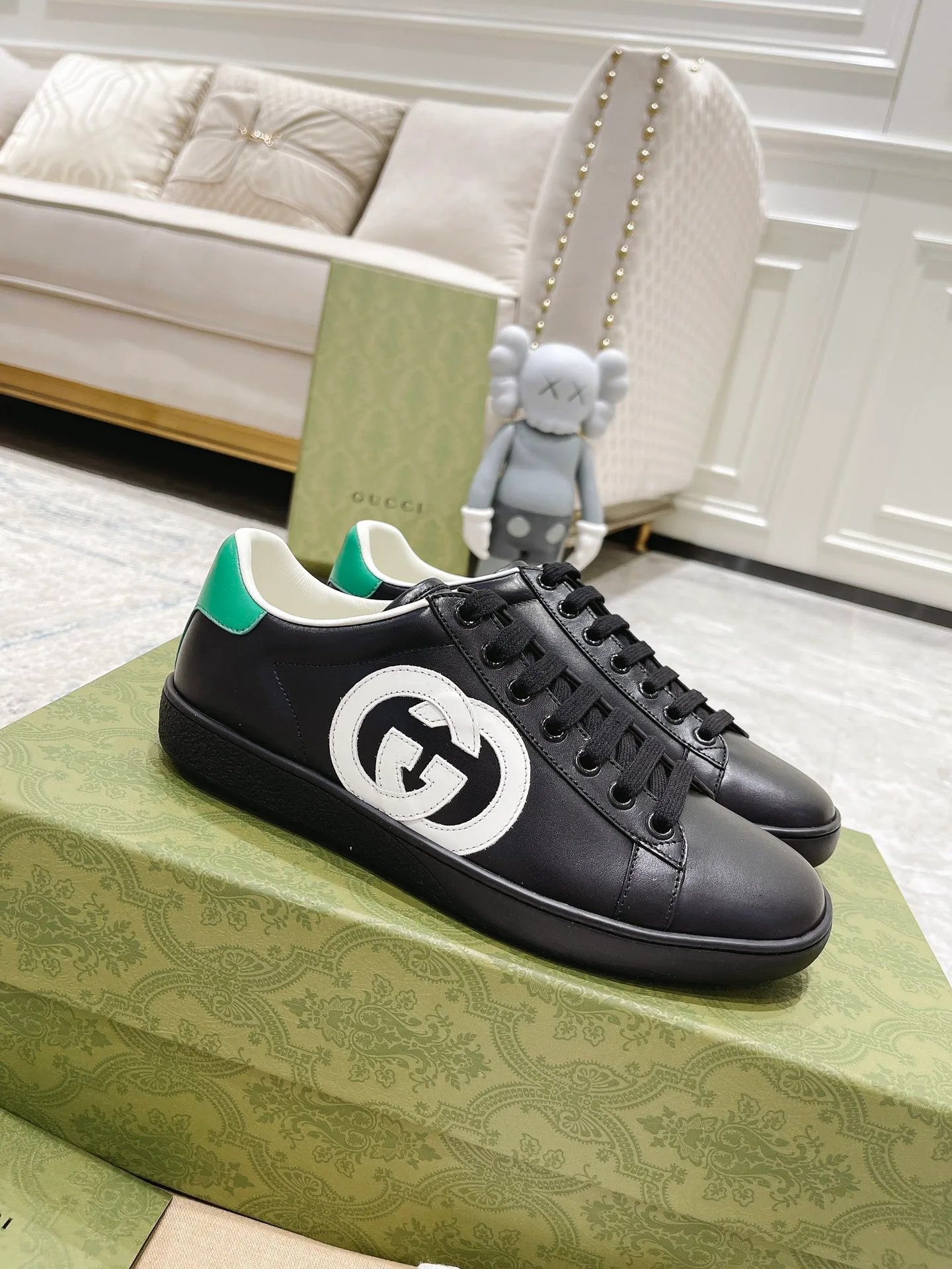 Кроссовки Женские Gucci 17620424