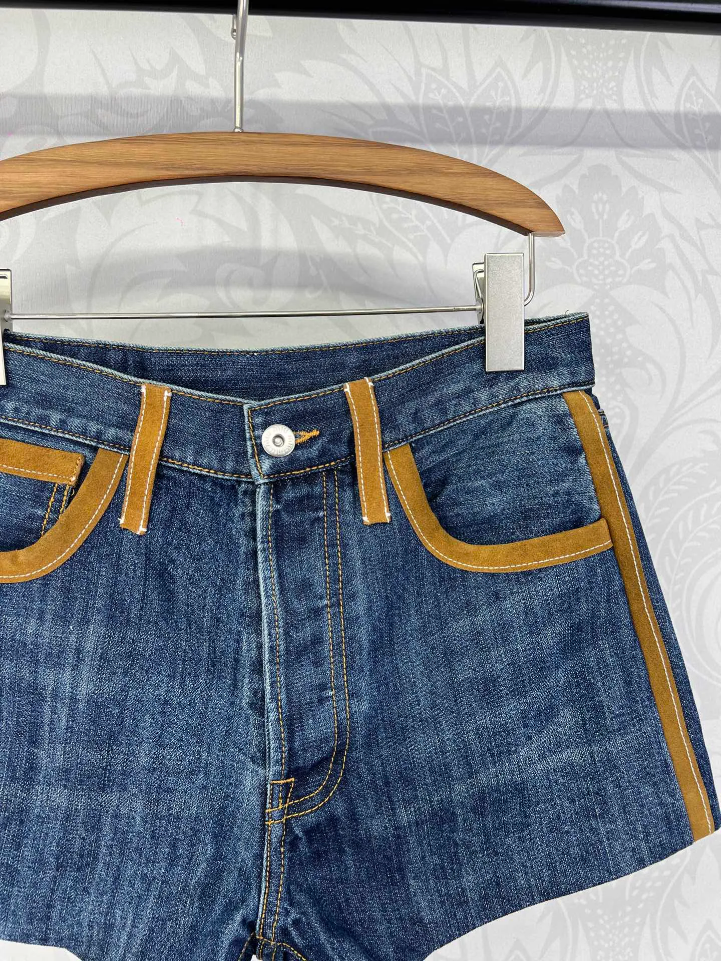 Шорты Женские Miu Miu 19536