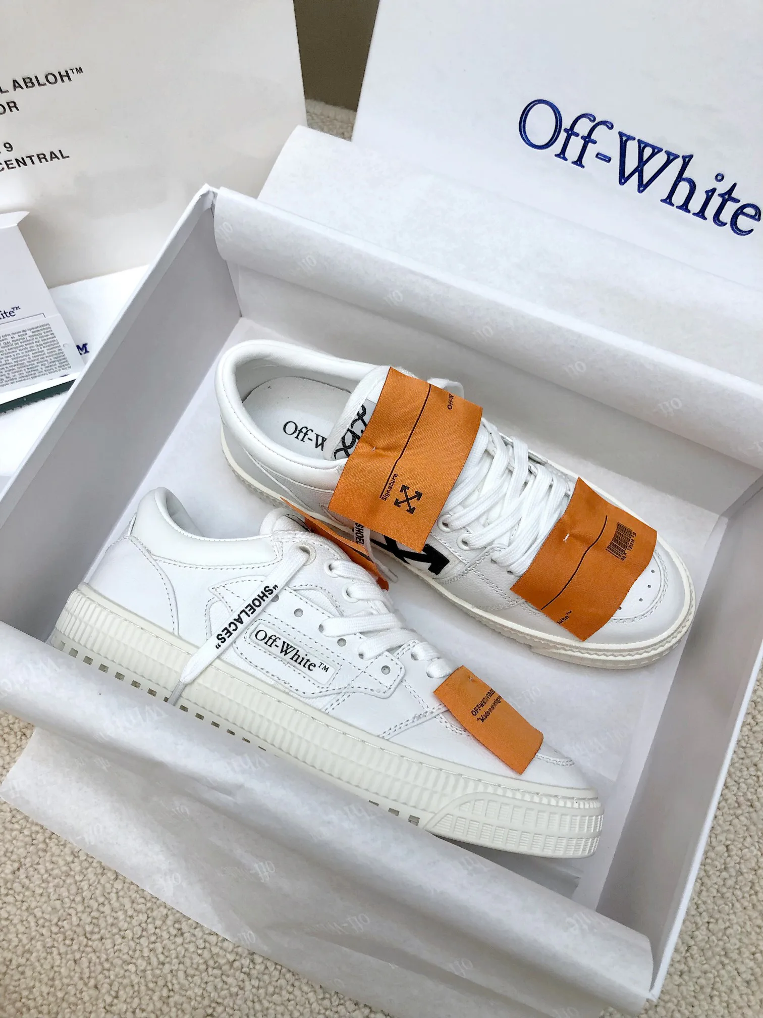 Кроссовки Женские Off-White 18103213
