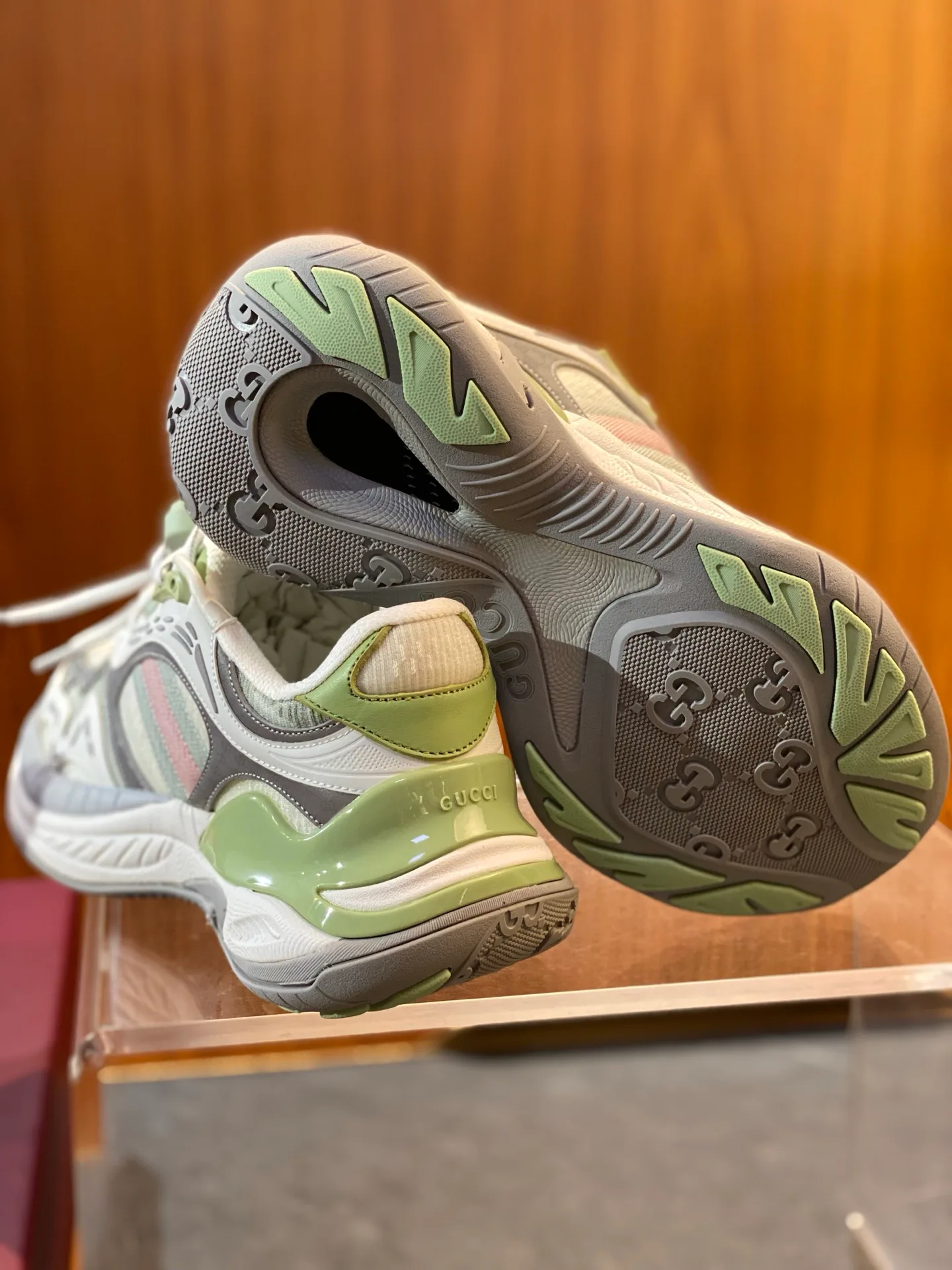 Кроссовки Женские Gucci 69986