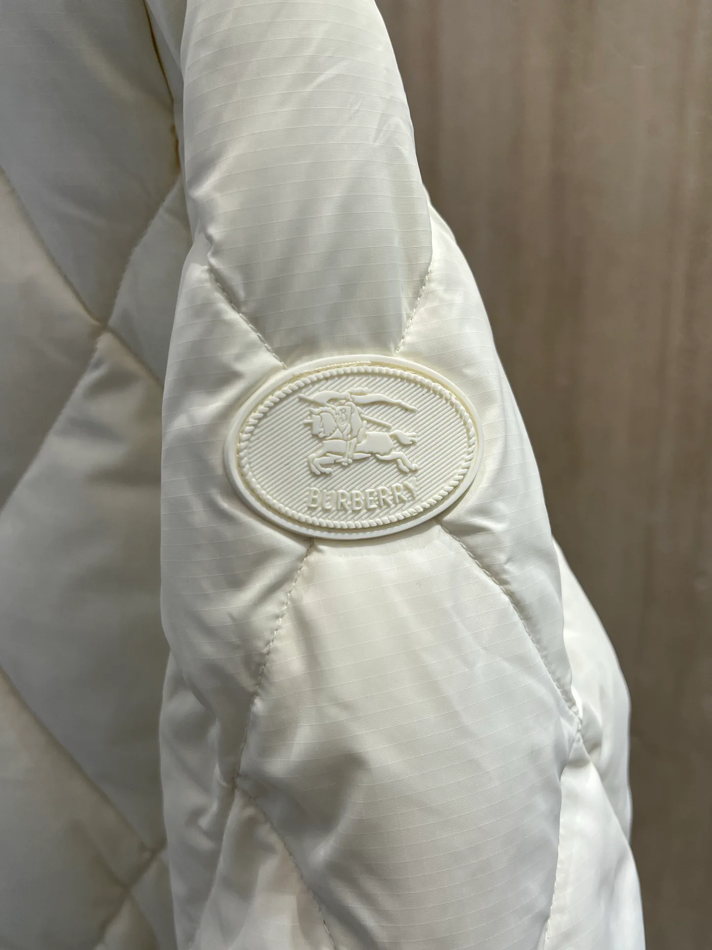 Куртки И Пуховики Женские Burberry 18296473