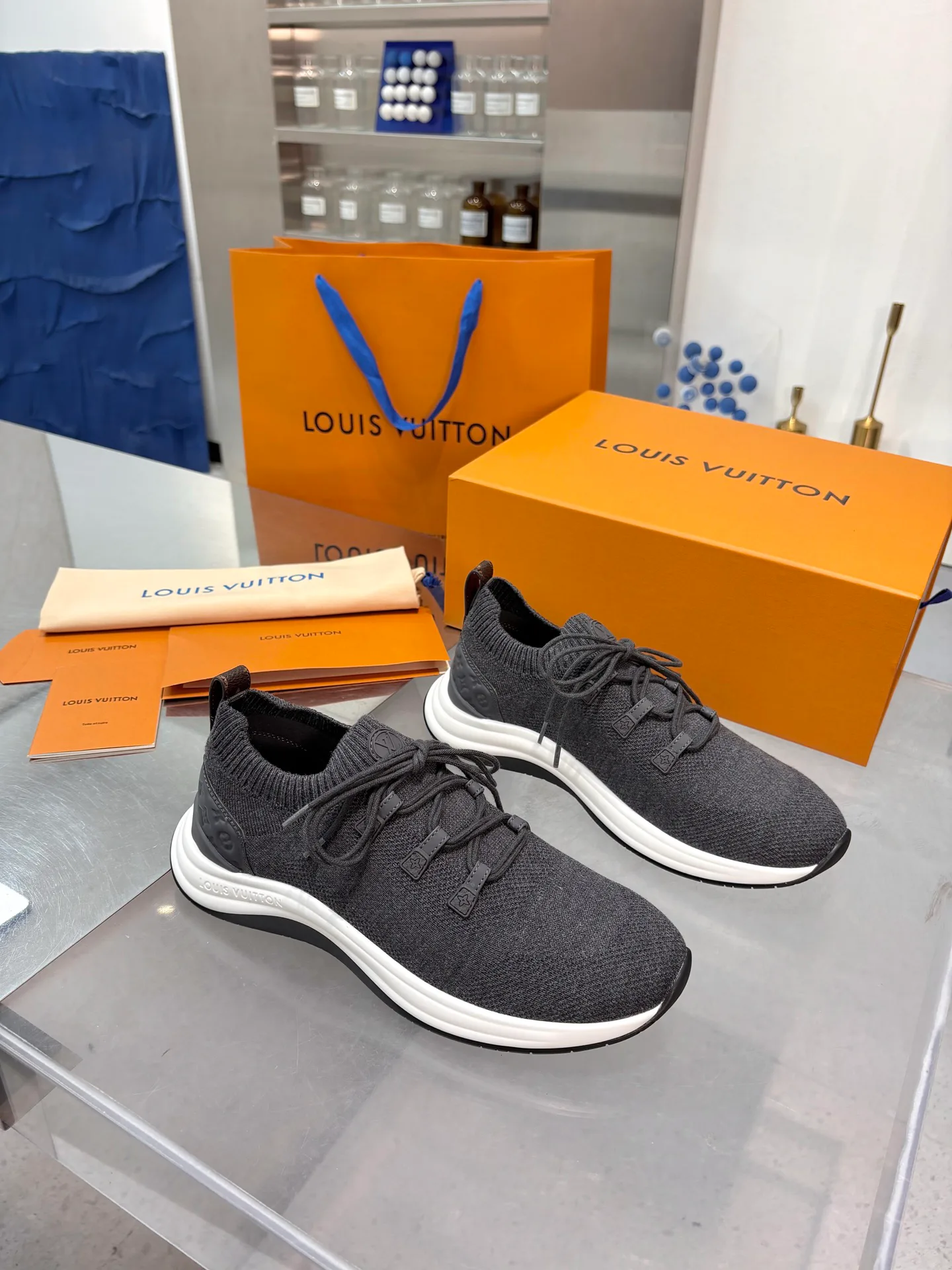 Кроссовки Женские Louis Vuitton 18055131
