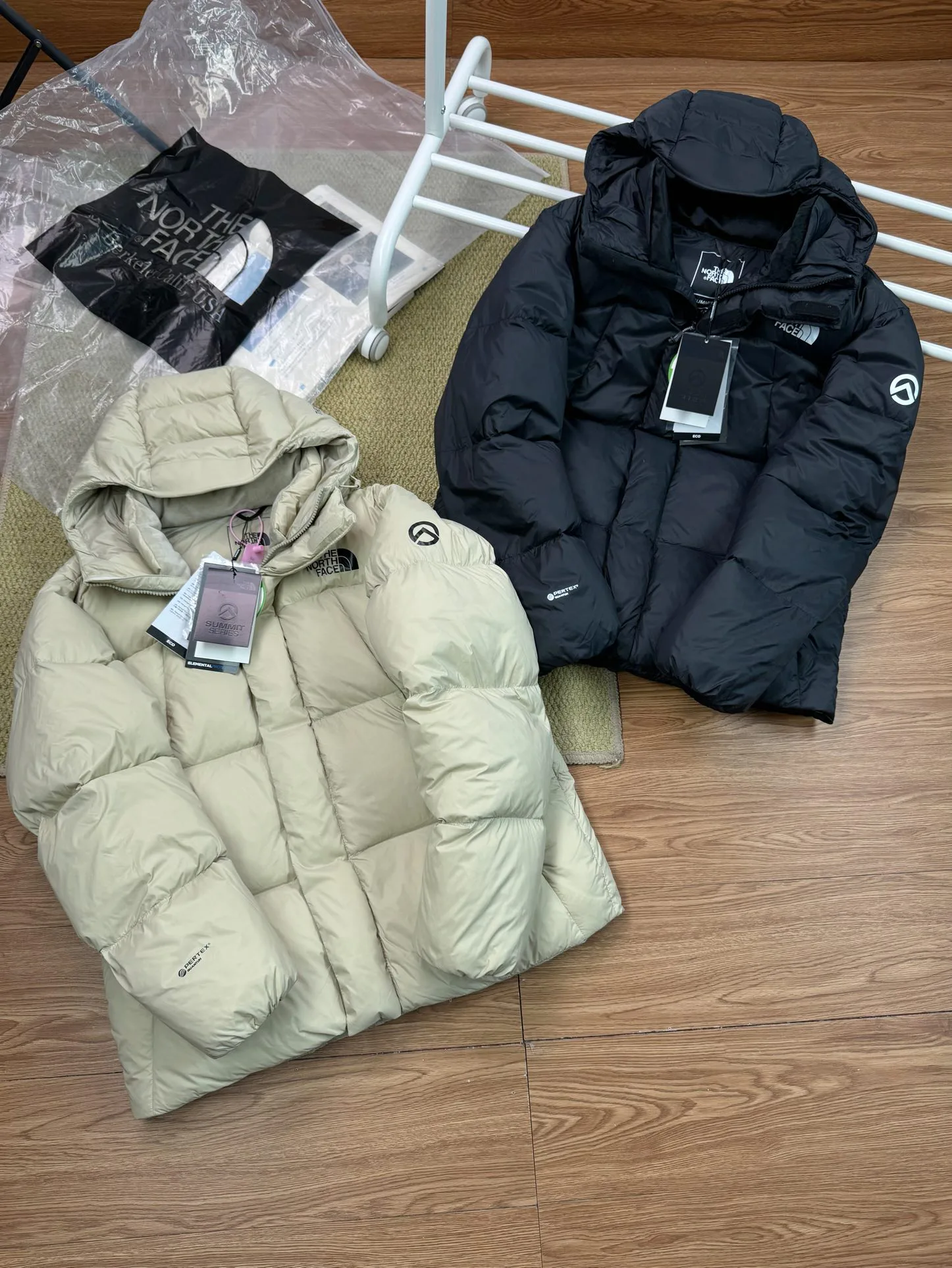 Куртки И Пуховики Женские The North Face 20137586